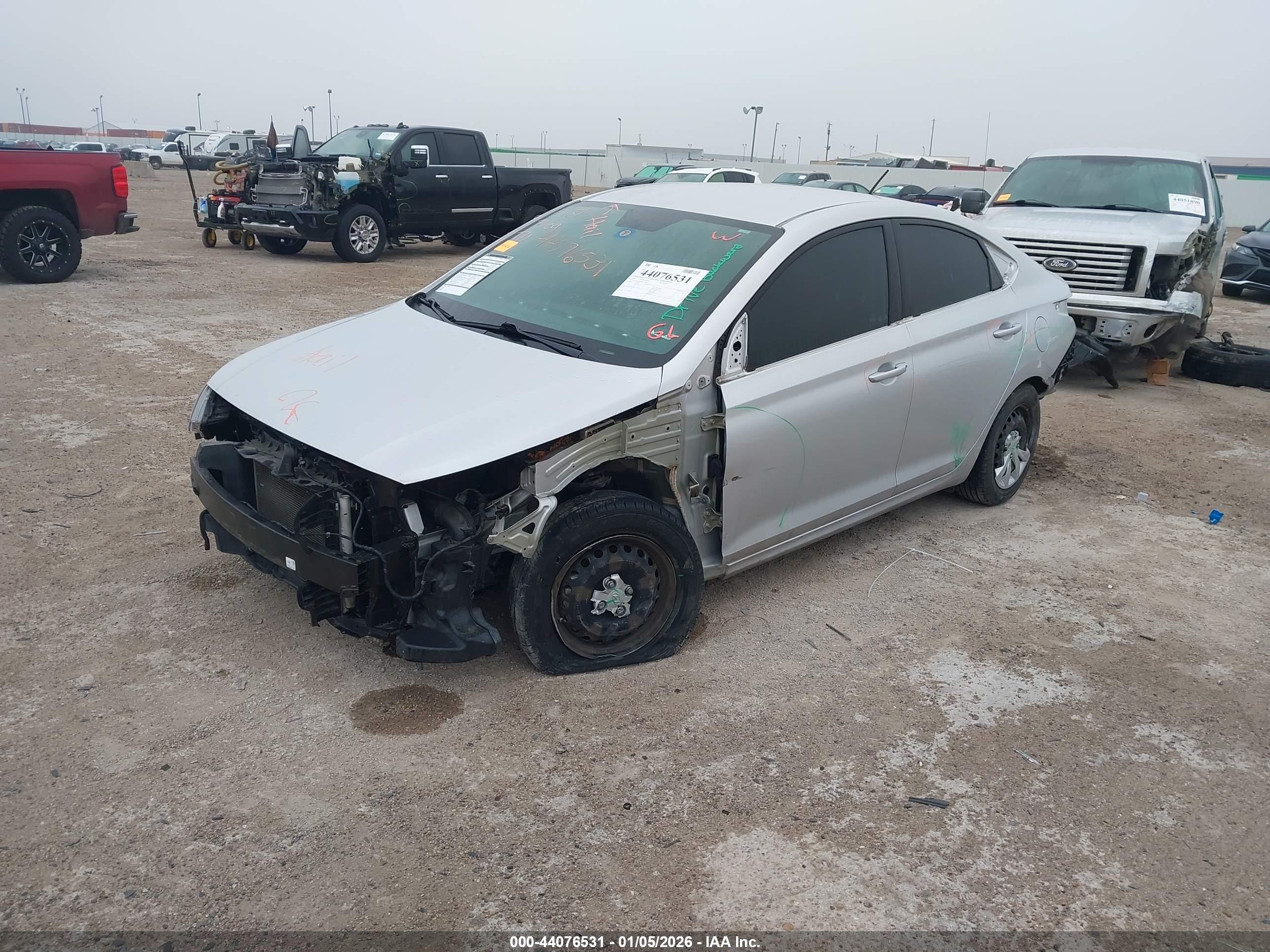 HYUNDAI ACCENT image 2