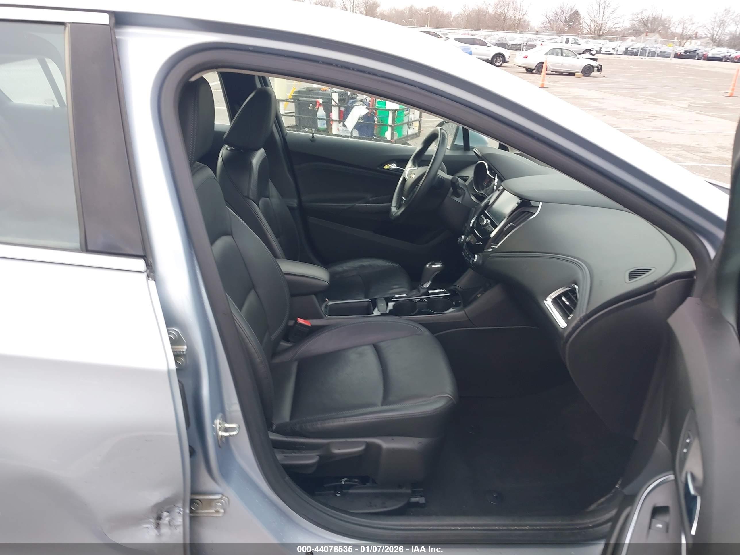 CHEVROLET CRUZE image 5