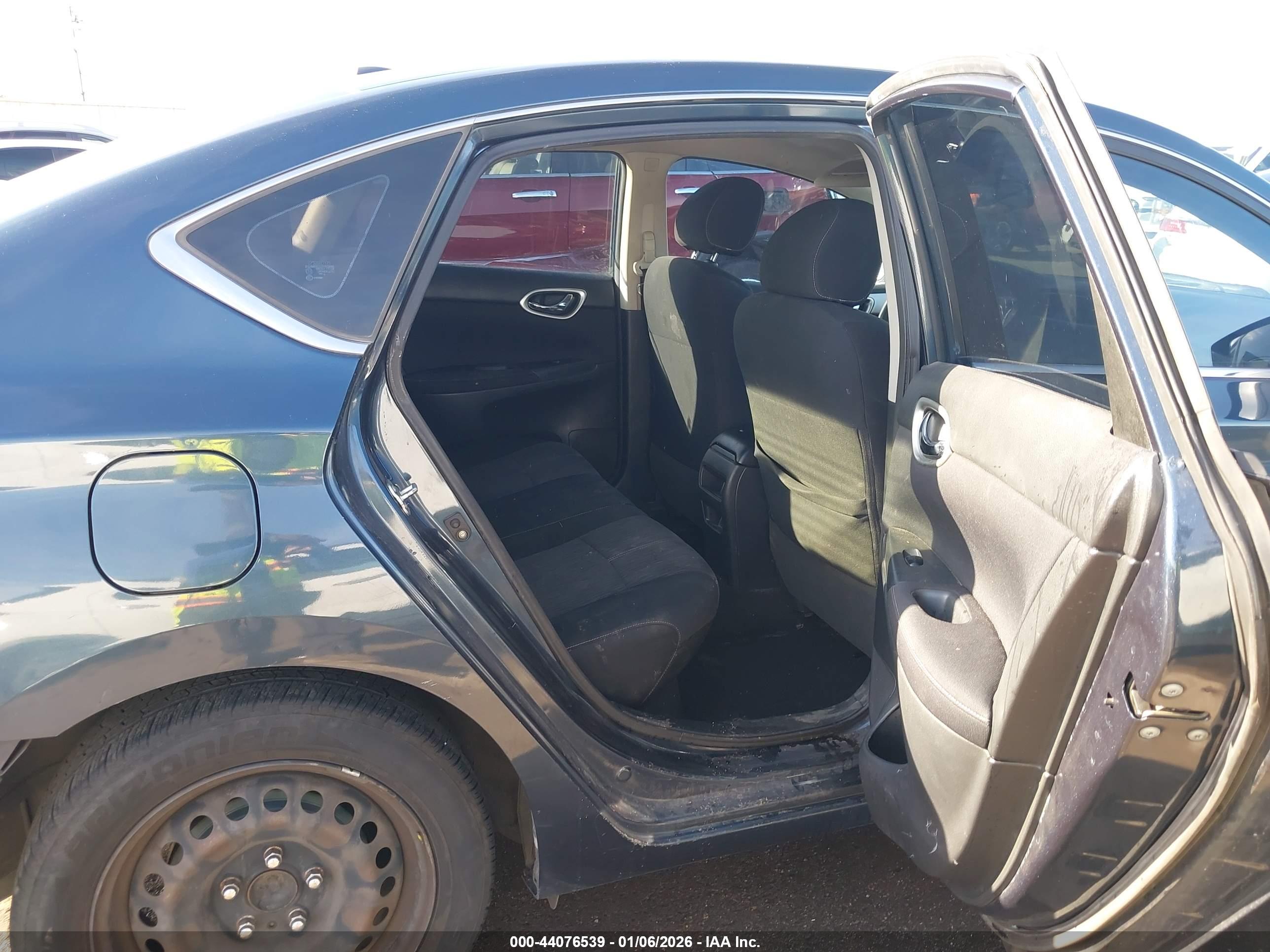NISSAN SENTRA image 8