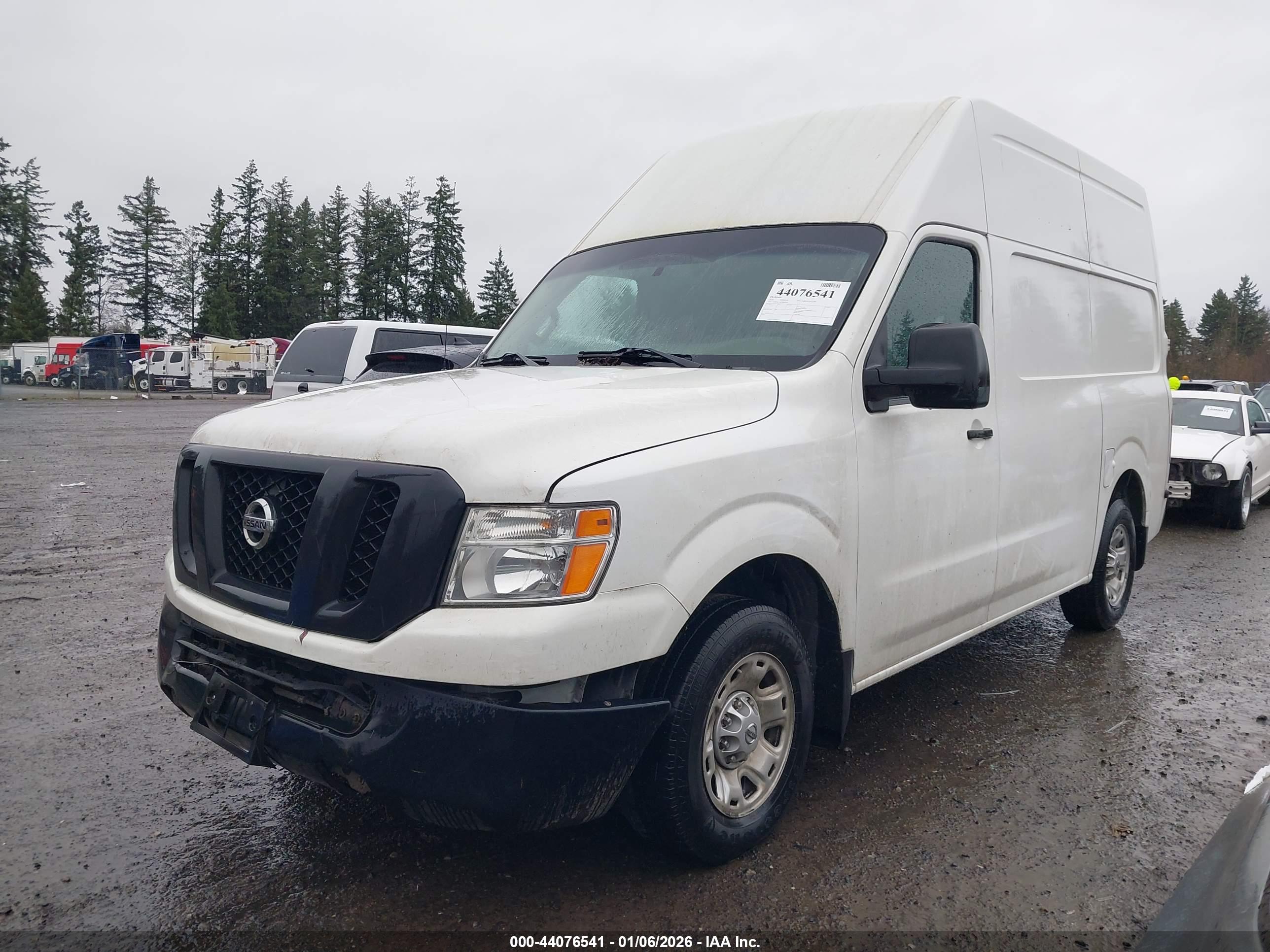 NISSAN NV image 2