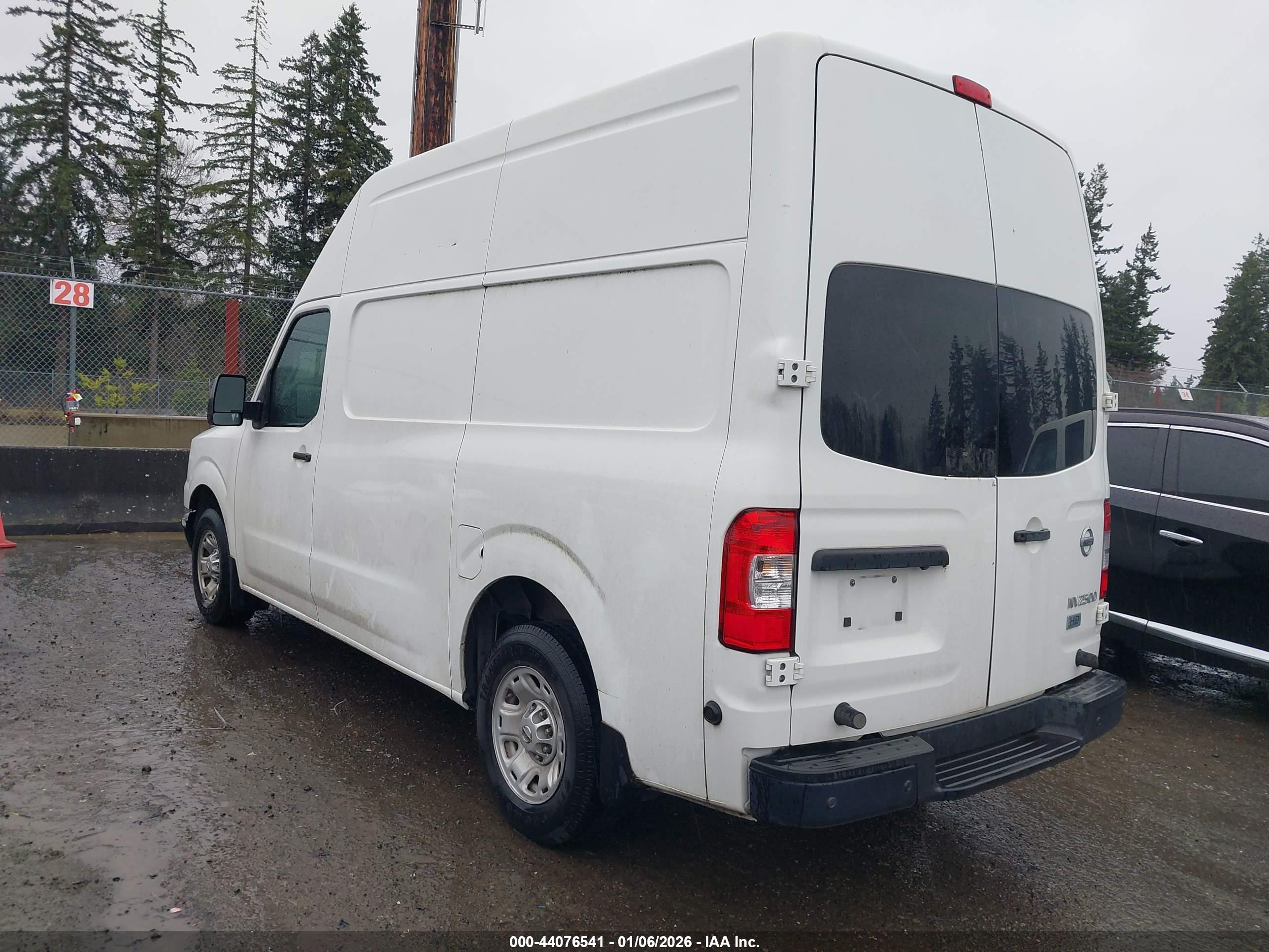 NISSAN NV image 3