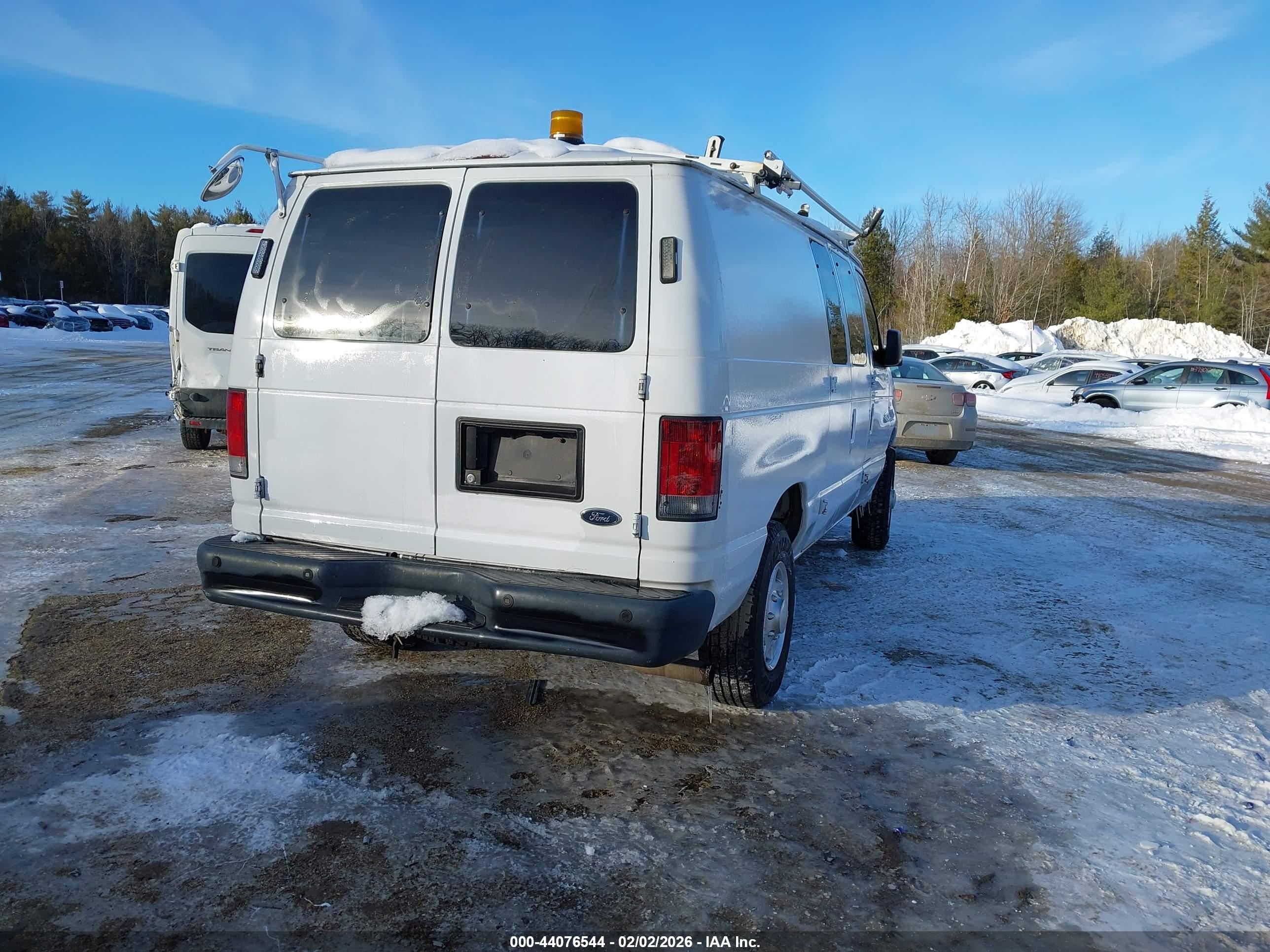 FORD E-250 image 4
