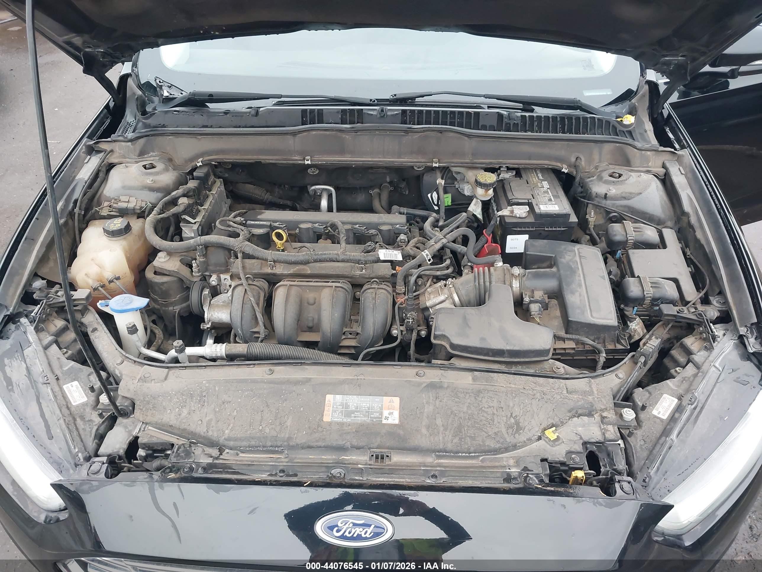 FORD FUSION image 10