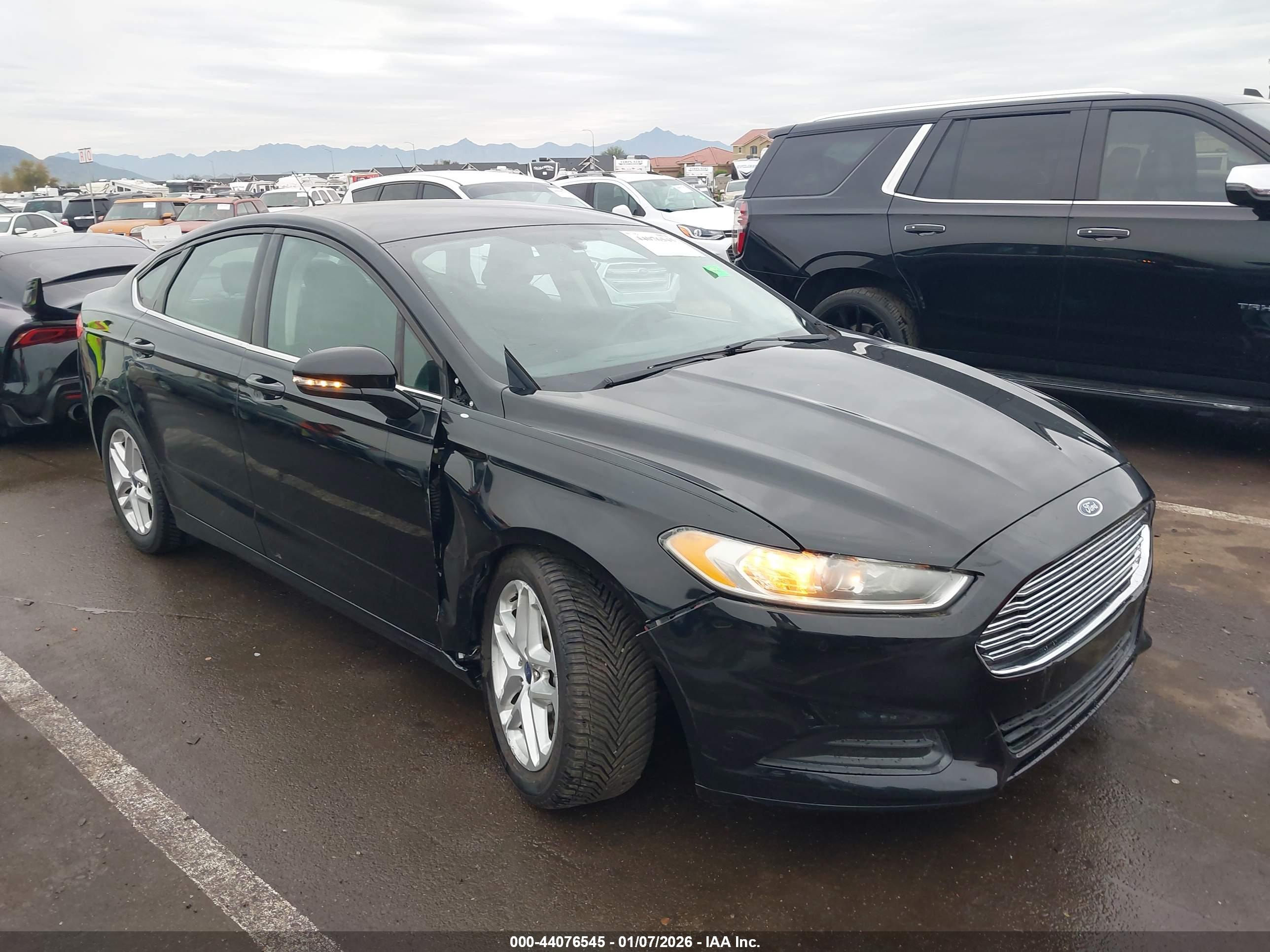 FORD FUSION image 6