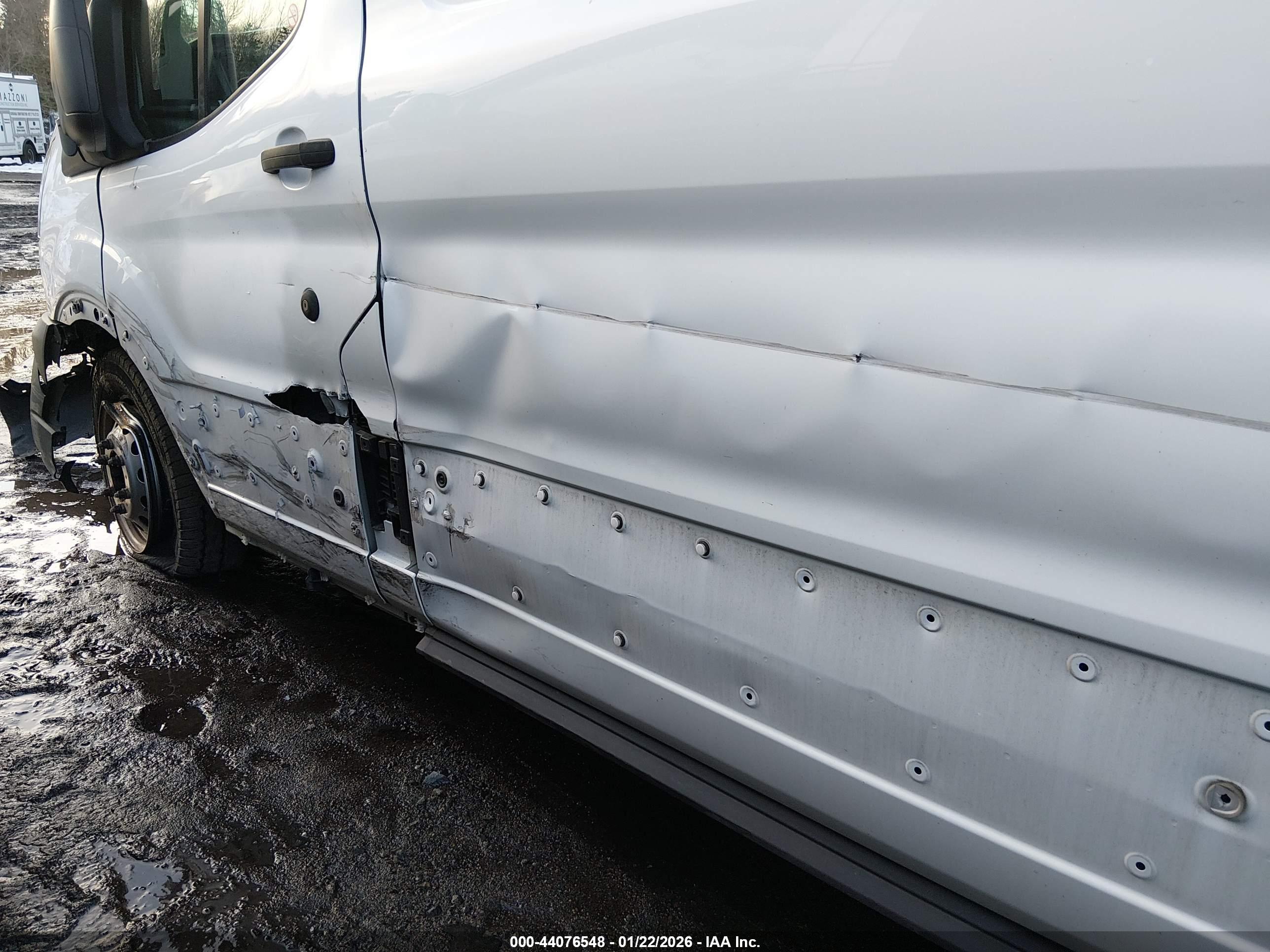 FORD TRANSIT-250 image 6