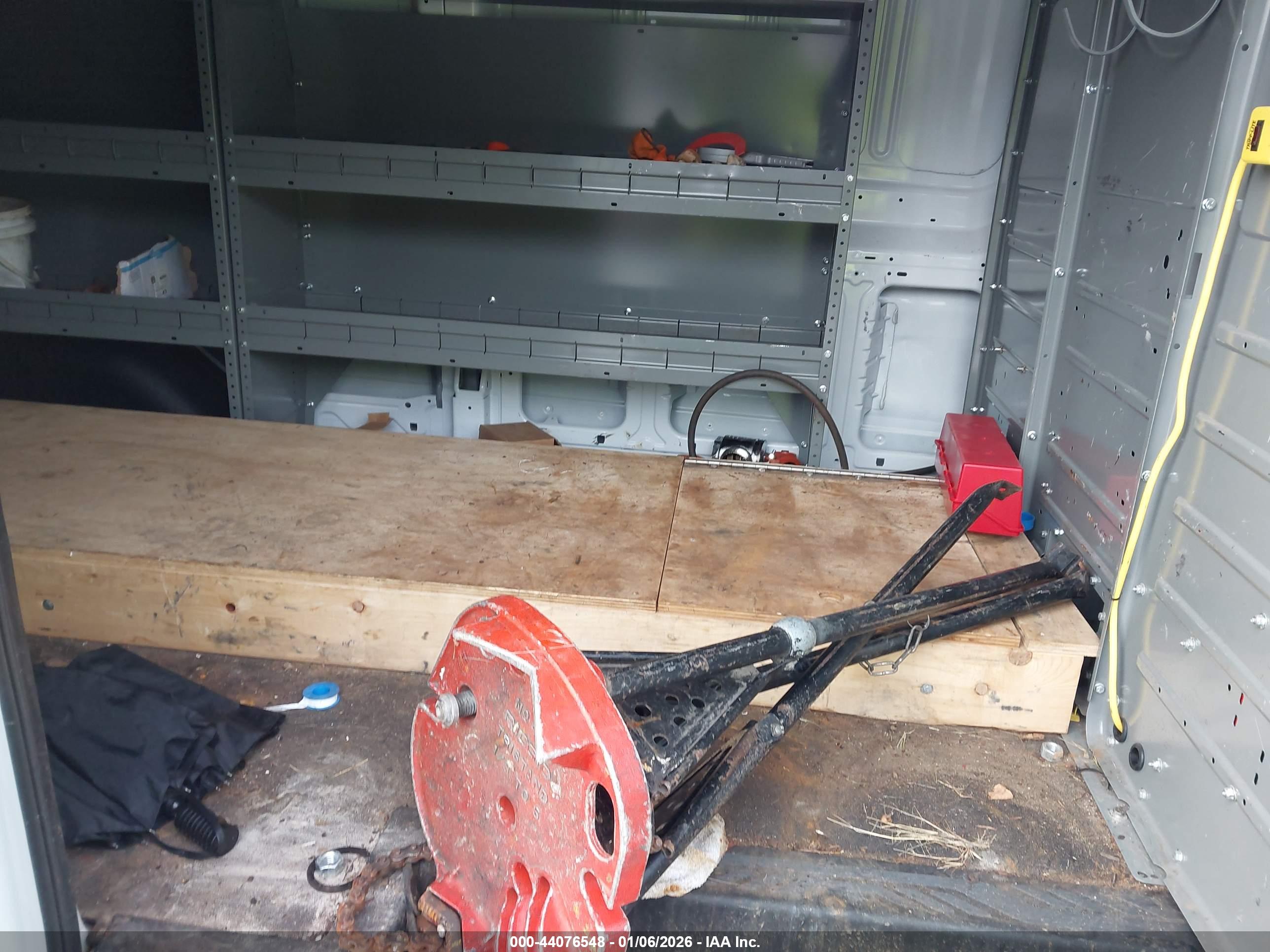 FORD TRANSIT-250 image 8
