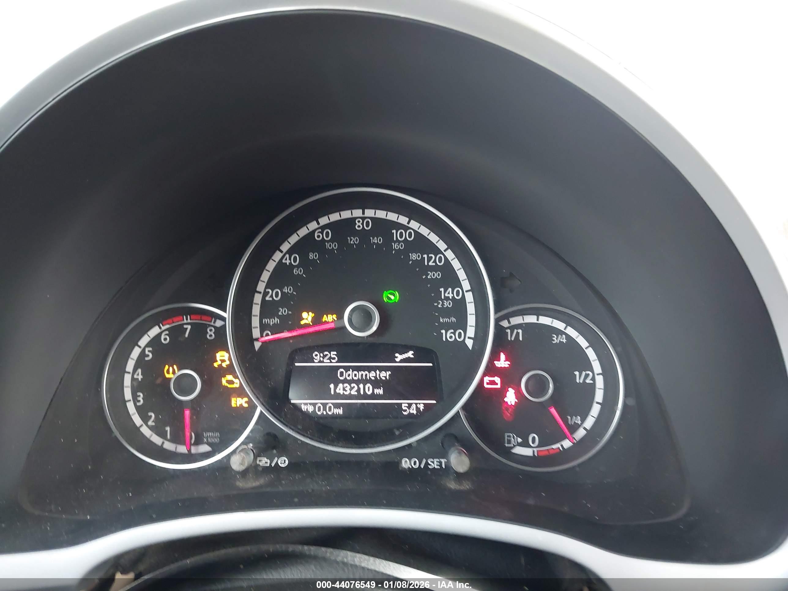 VOLKSWAGEN BEETLE image 7