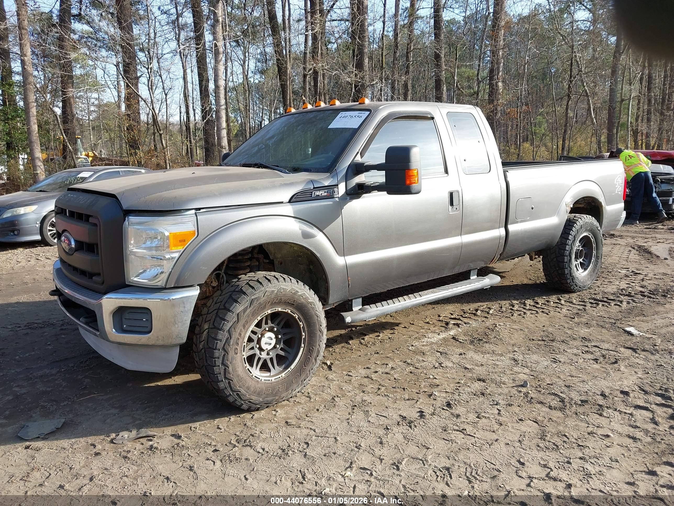 FORD F-250 image 2