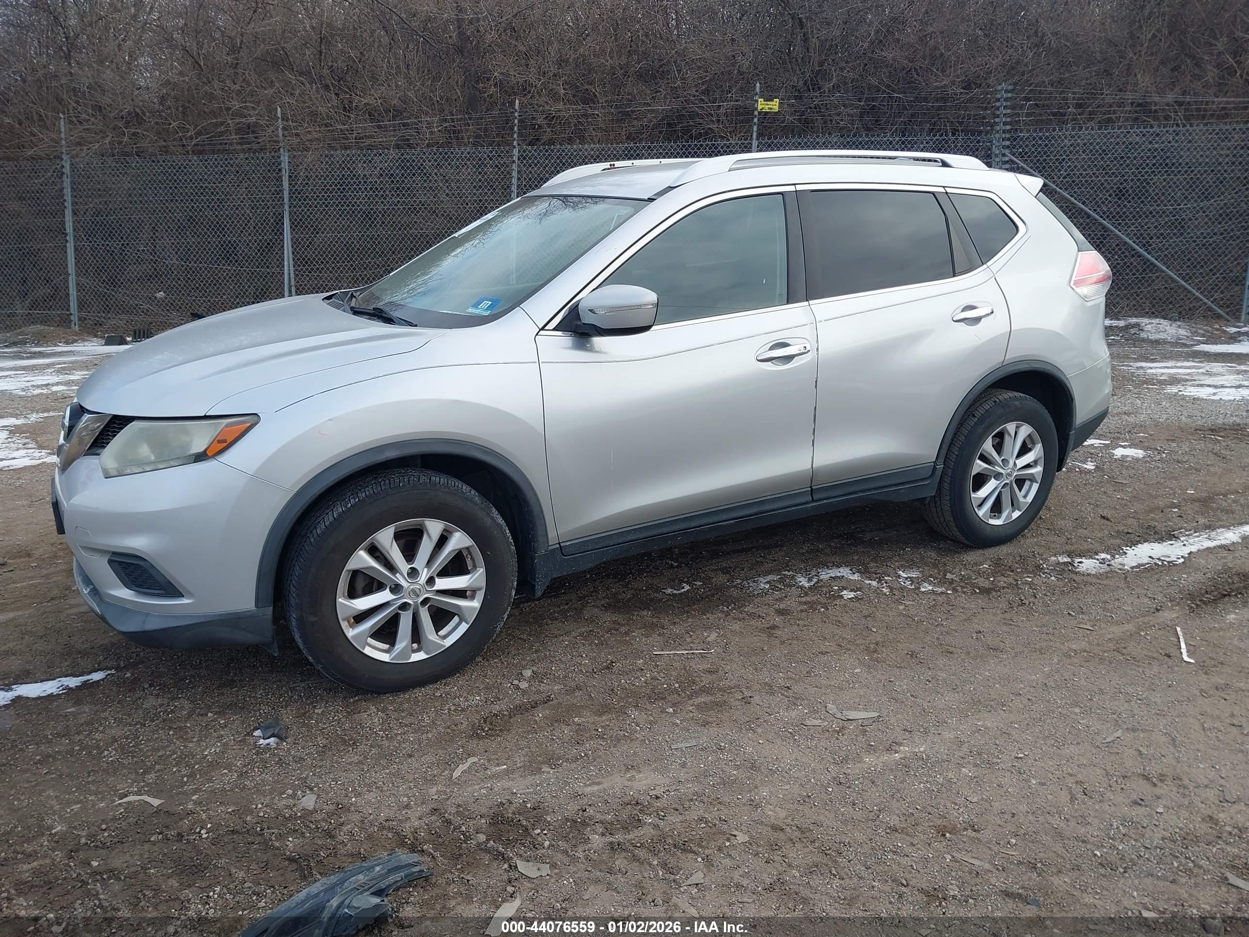 NISSAN ROGUE image 2