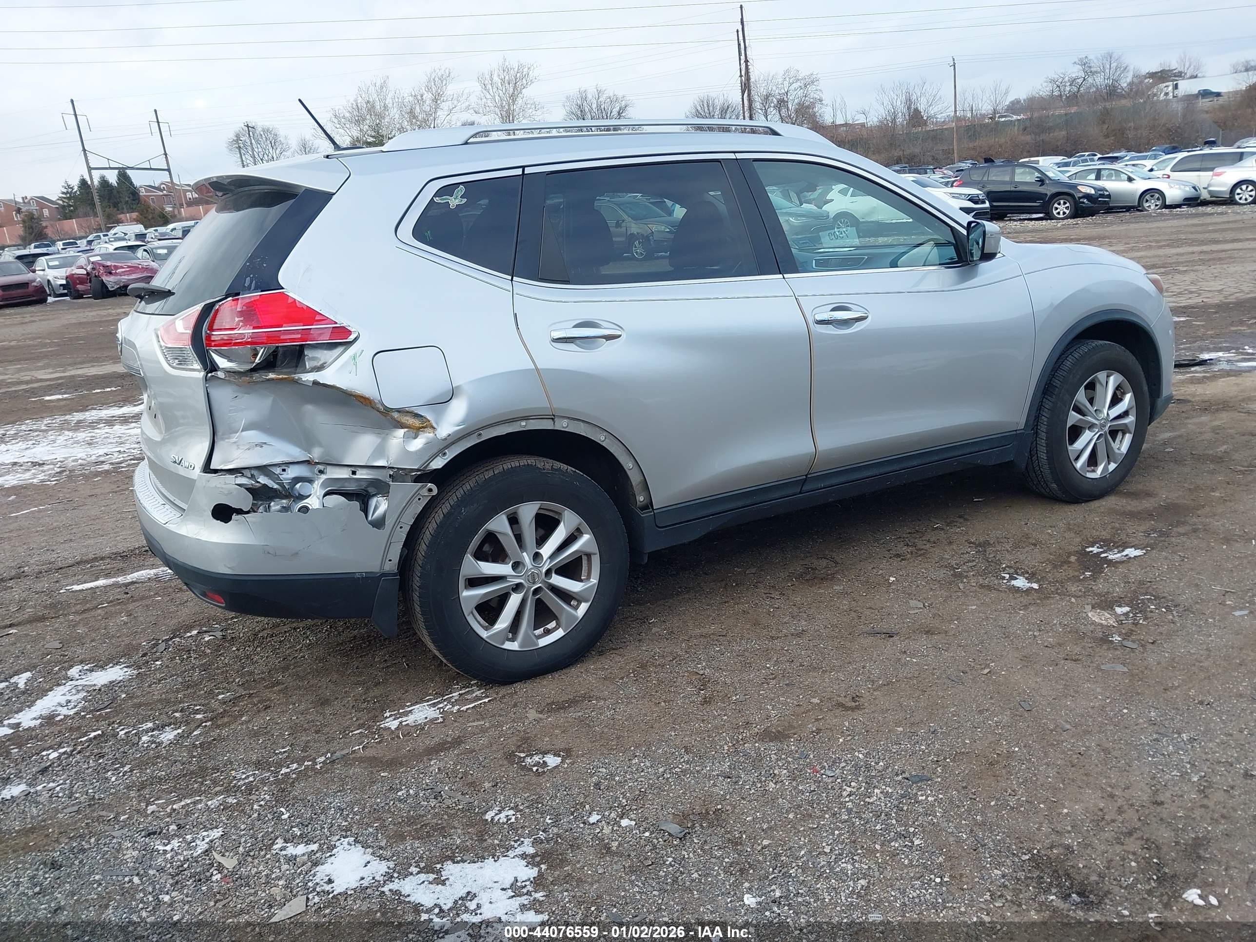 NISSAN ROGUE image 4