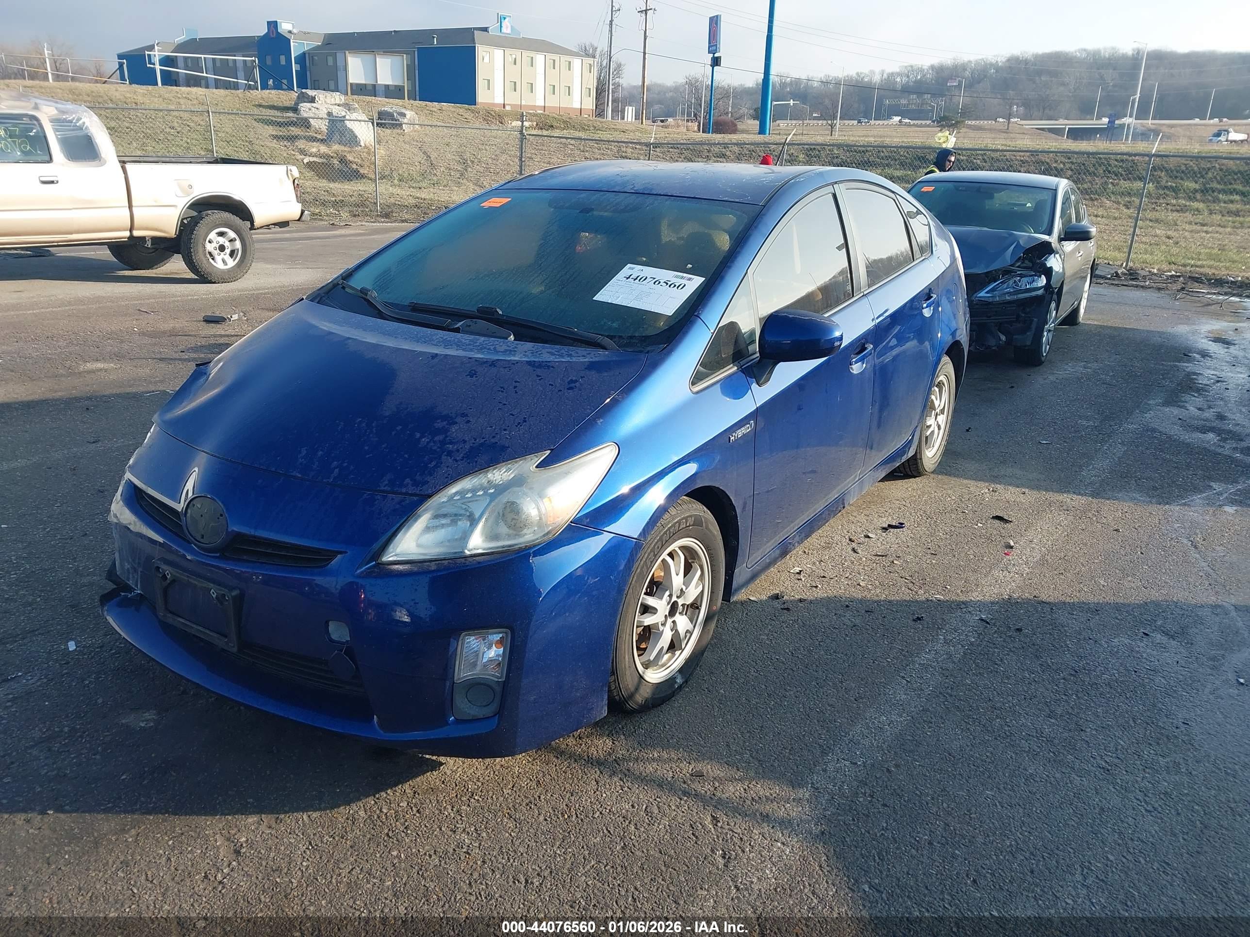 TOYOTA PRIUS image 2