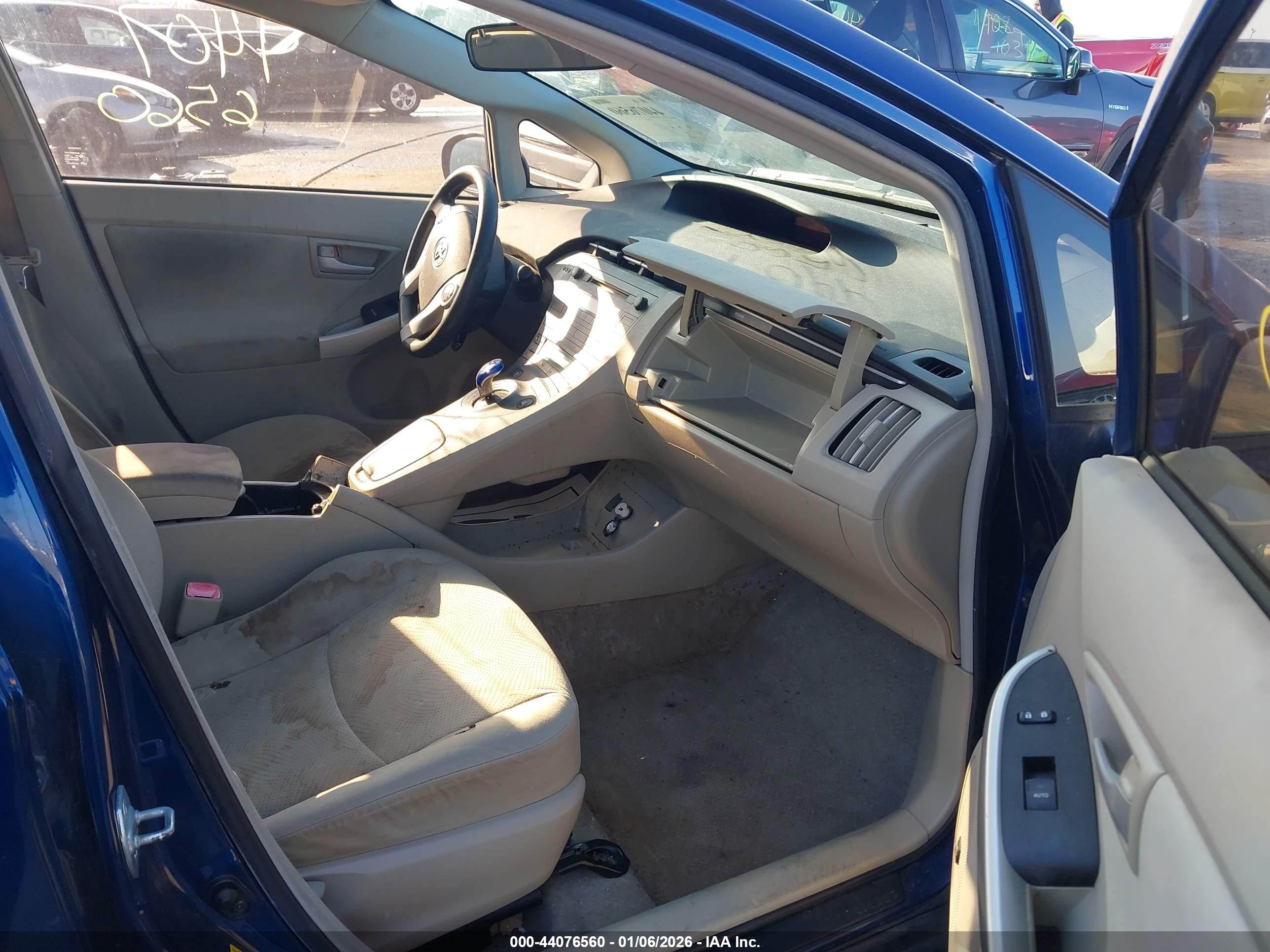 TOYOTA PRIUS image 5