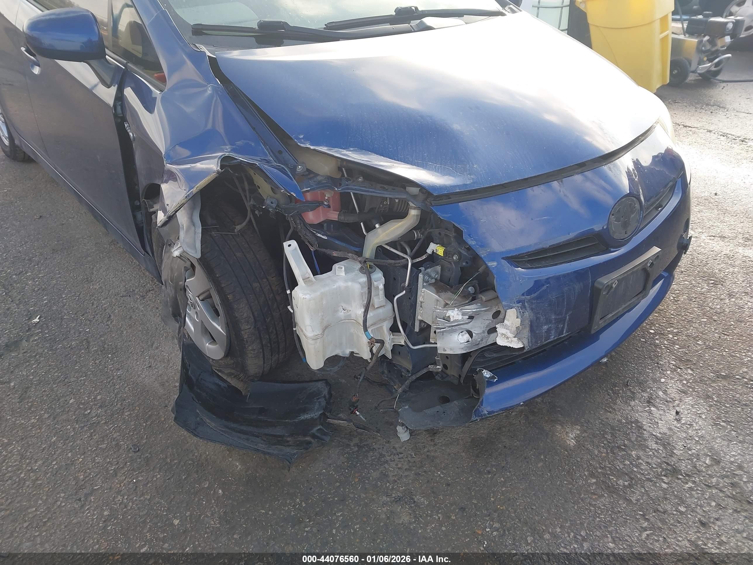 TOYOTA PRIUS image 6