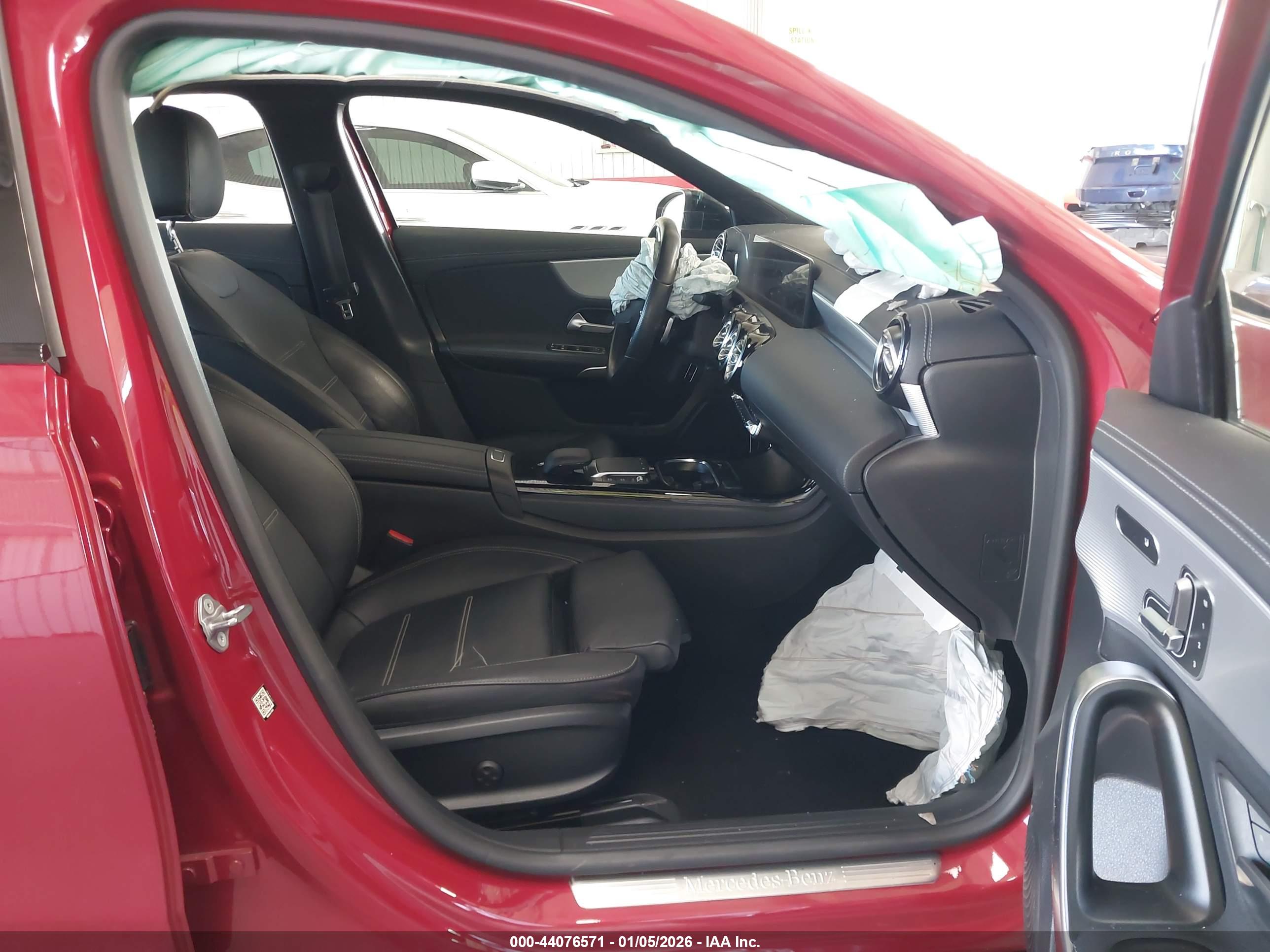 MERCEDES-BENZ A image 5