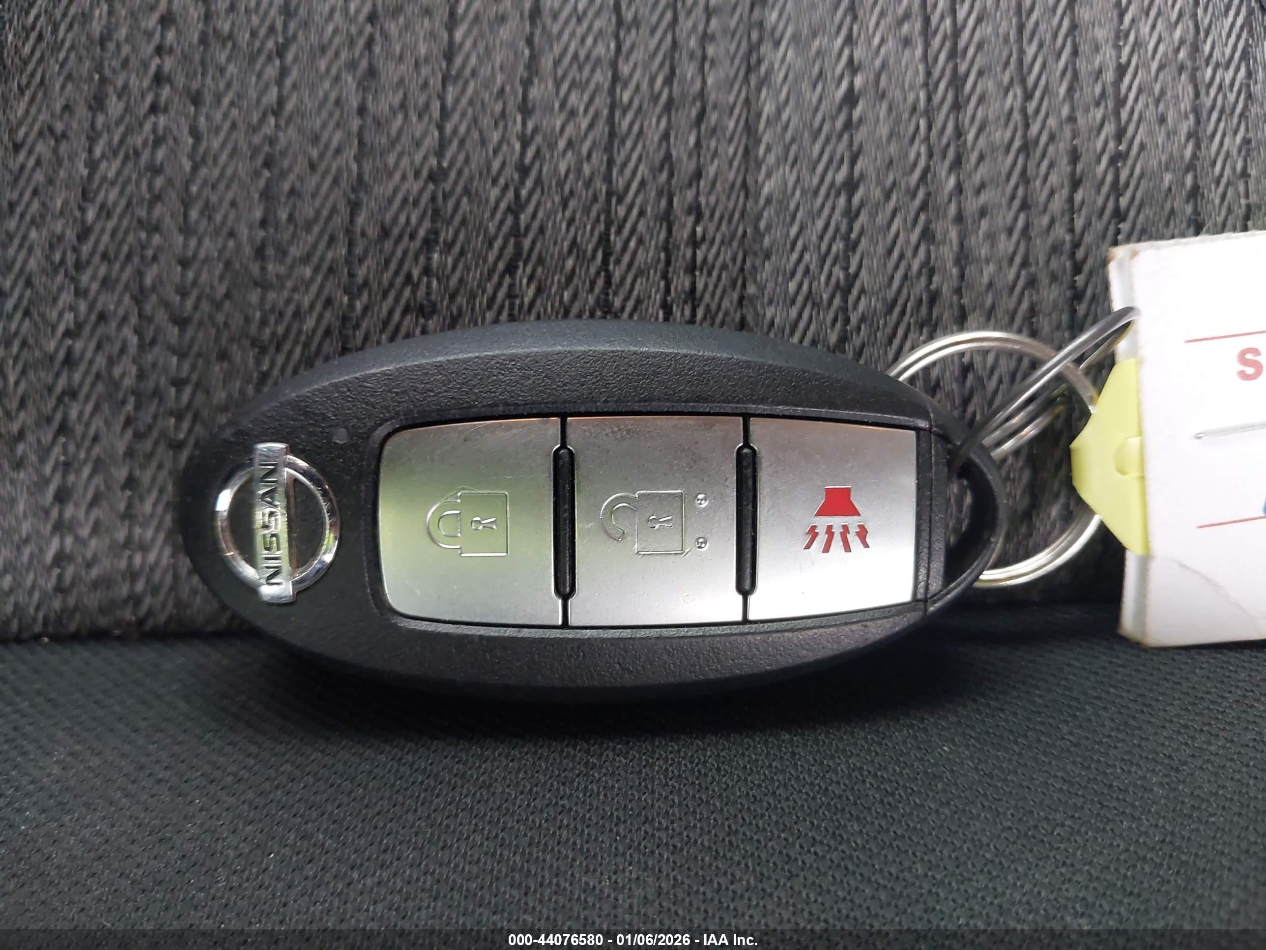 NISSAN ROGUE image 11