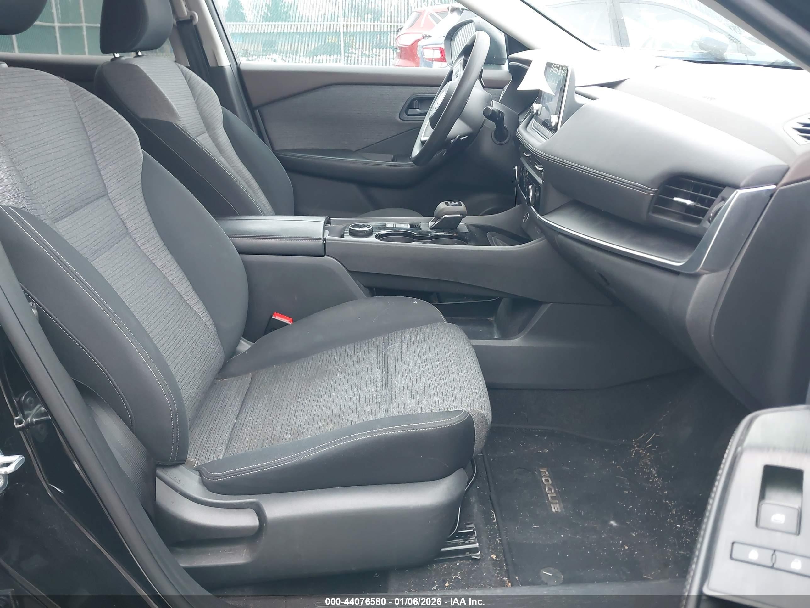 NISSAN ROGUE image 5