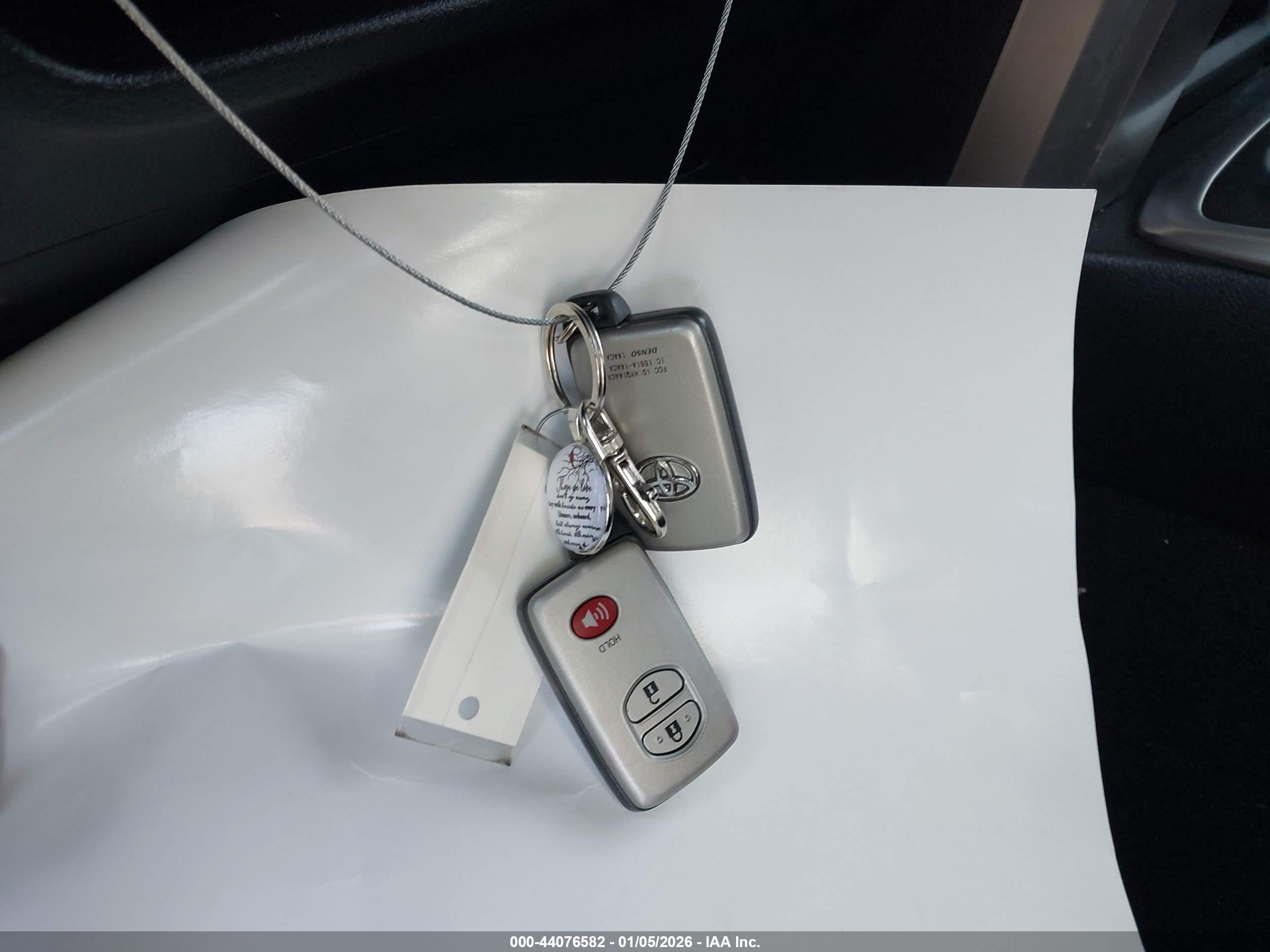 TOYOTA 4RUNNER image 11
