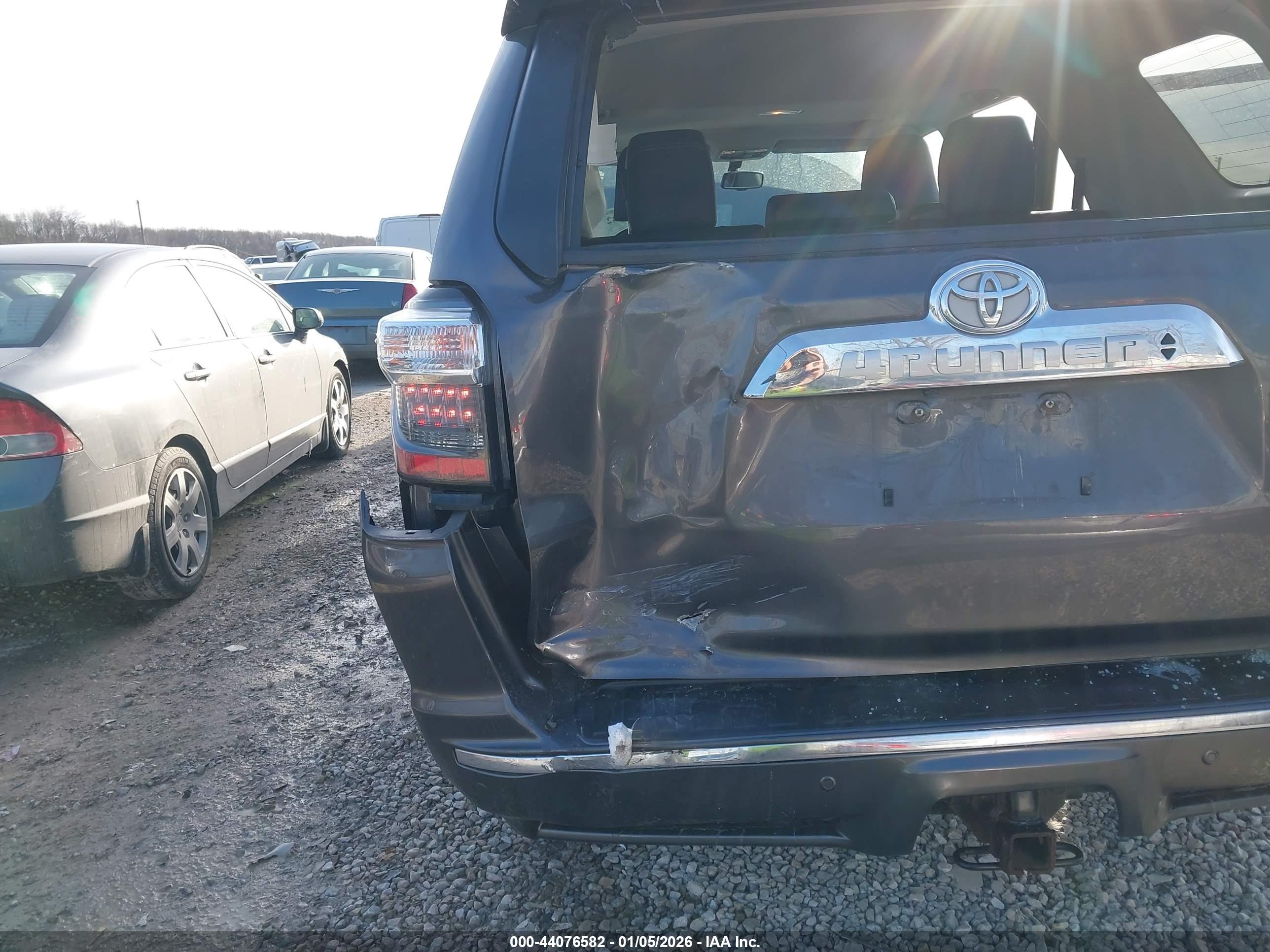 TOYOTA 4RUNNER image 6