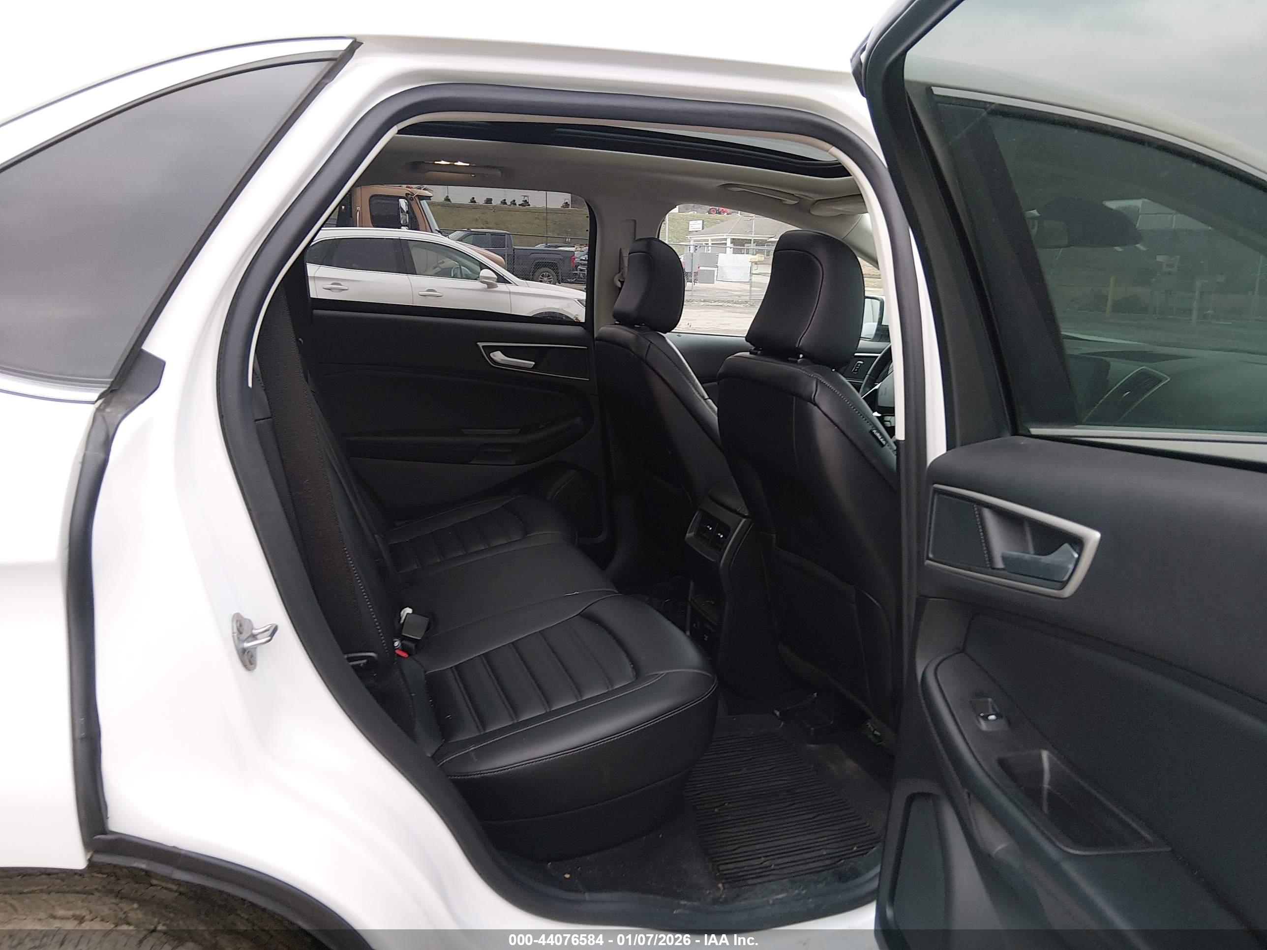 FORD EDGE image 8