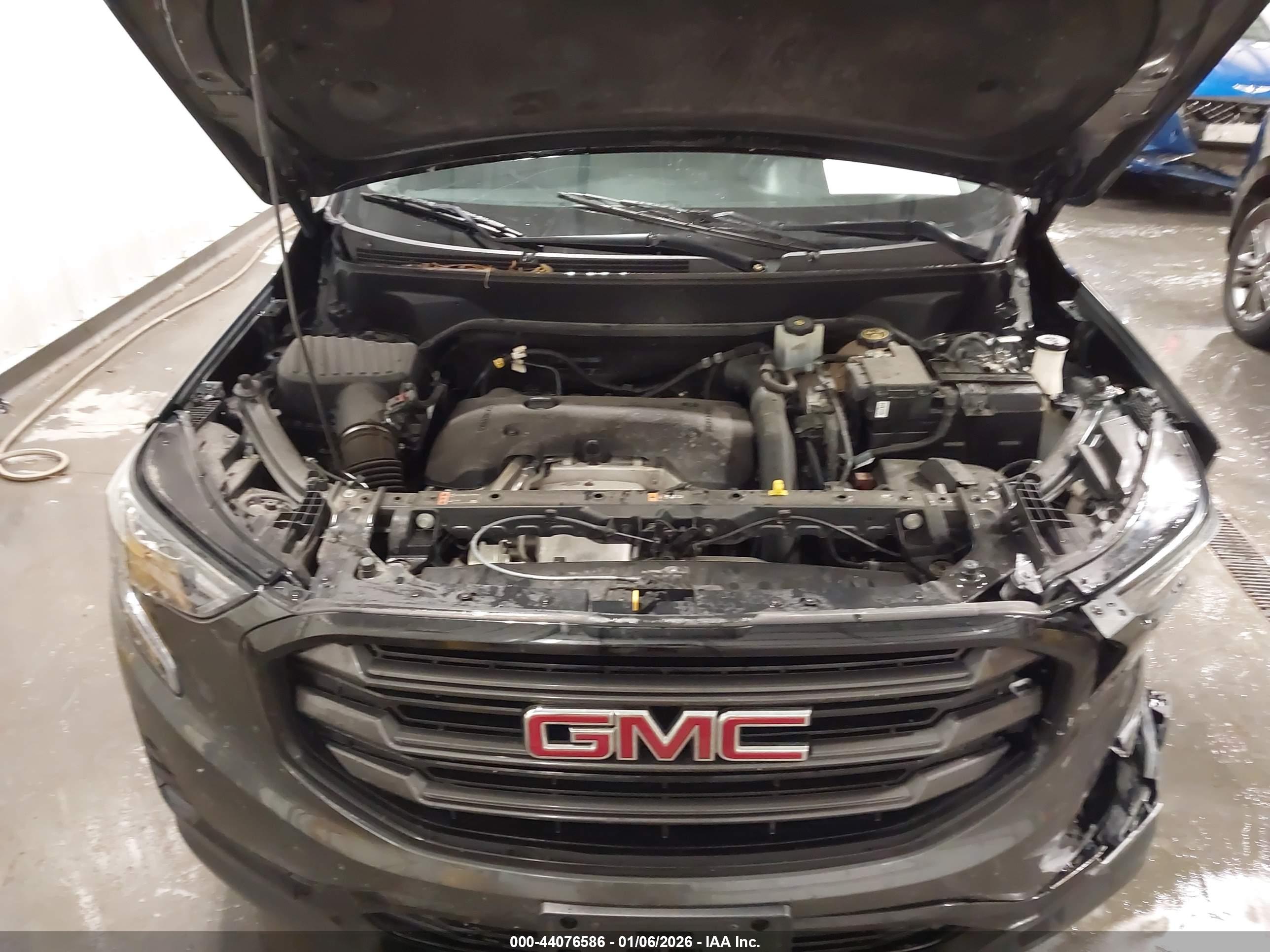 GMC TERRAIN image 10