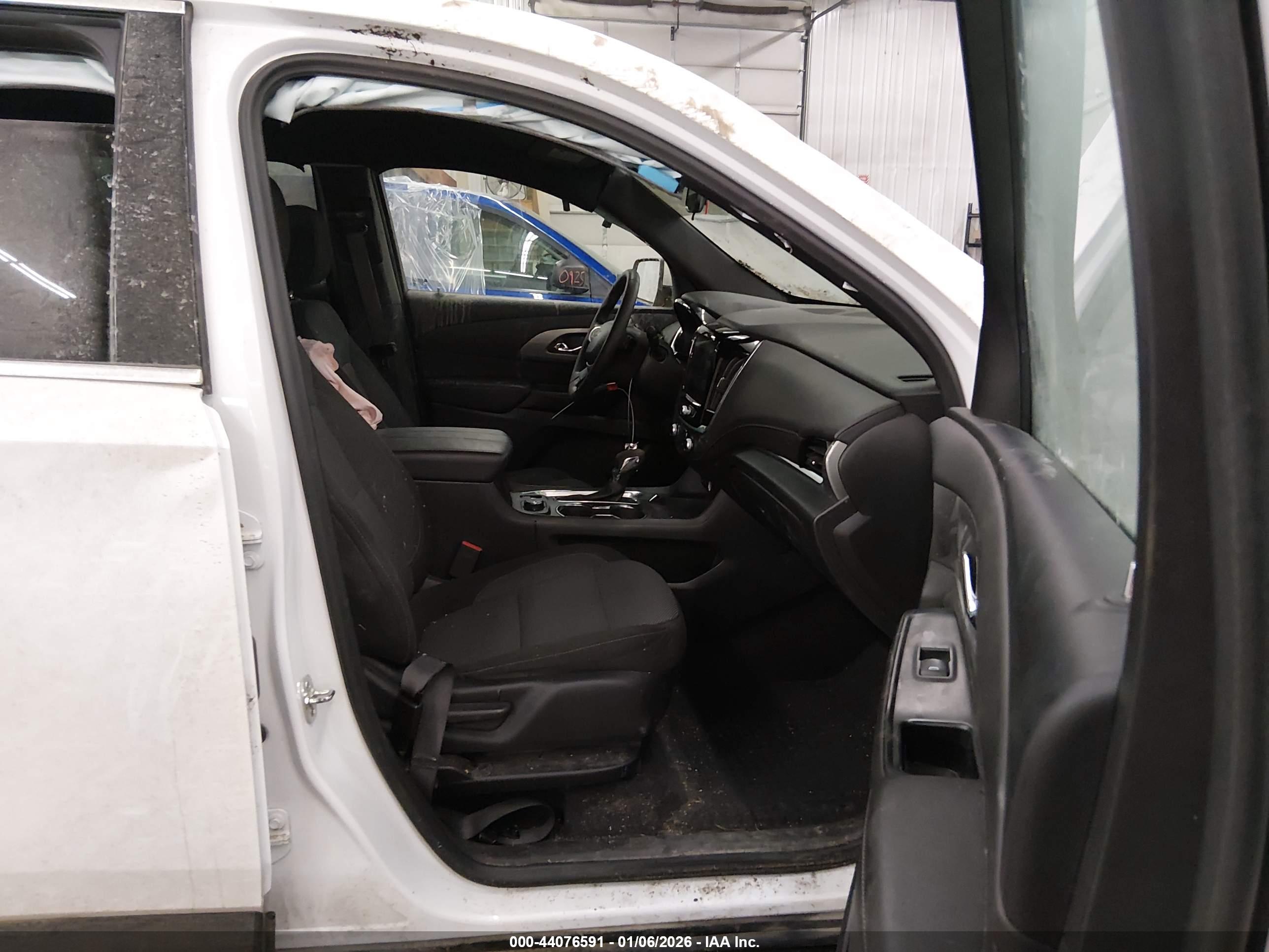 CHEVROLET TRAVERSE image 5