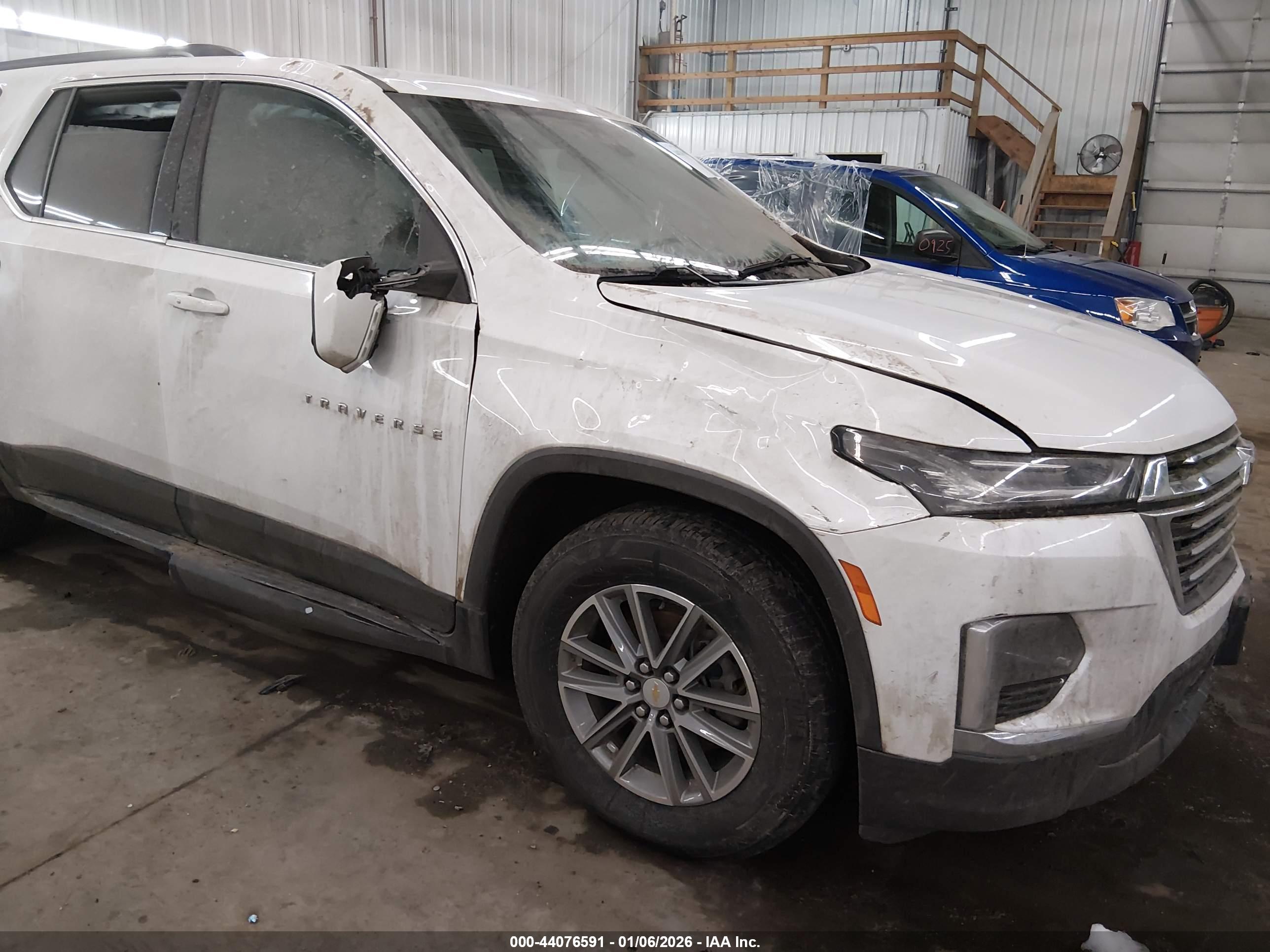 CHEVROLET TRAVERSE image 6