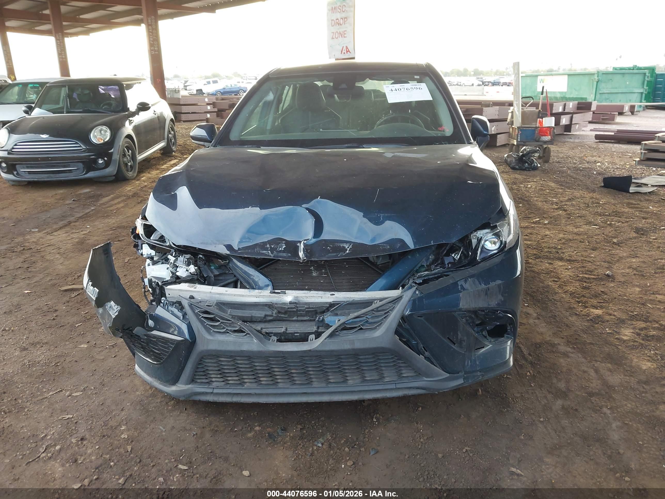 TOYOTA CAMRY image 6