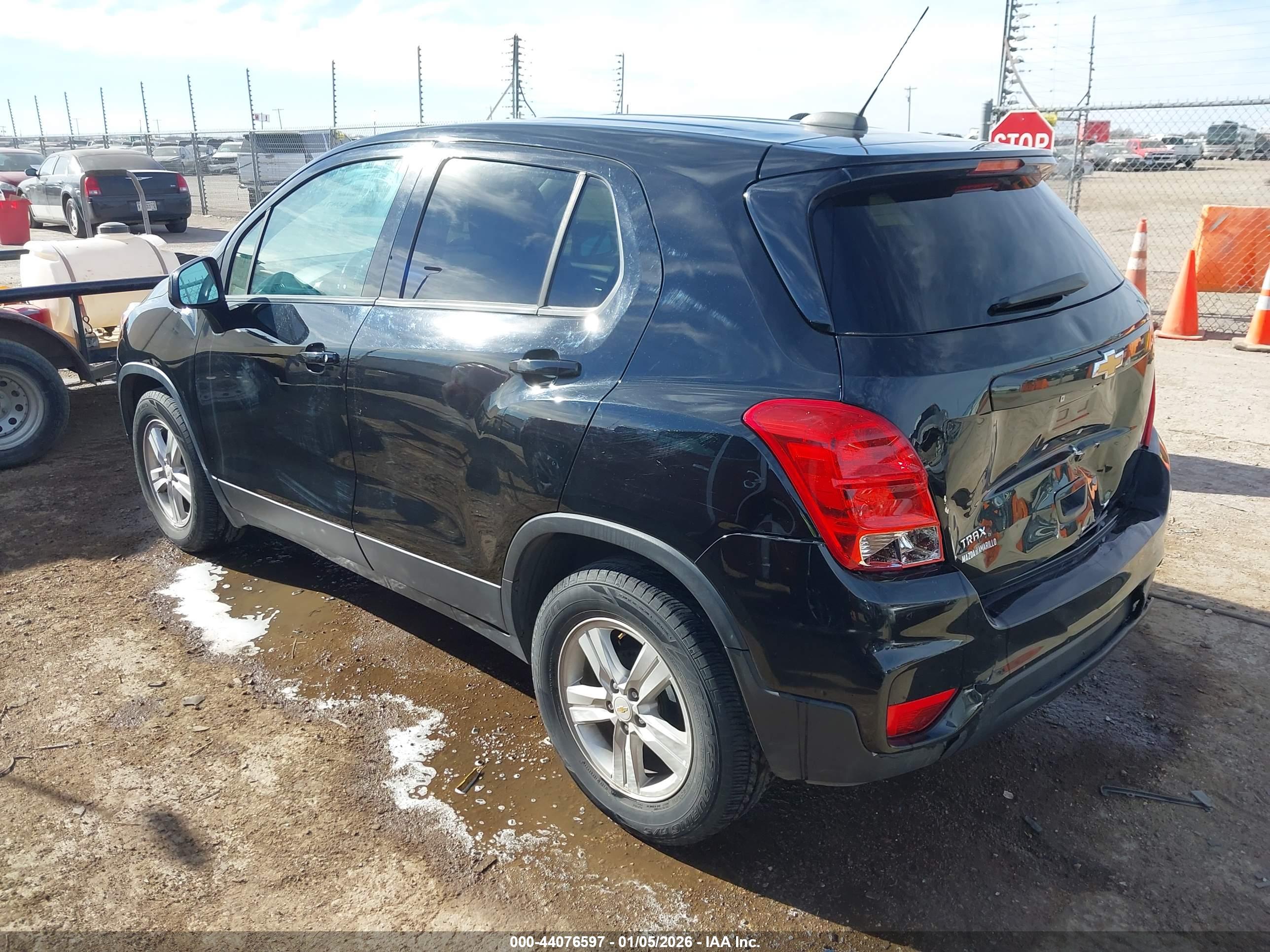 CHEVROLET TRAX image 3