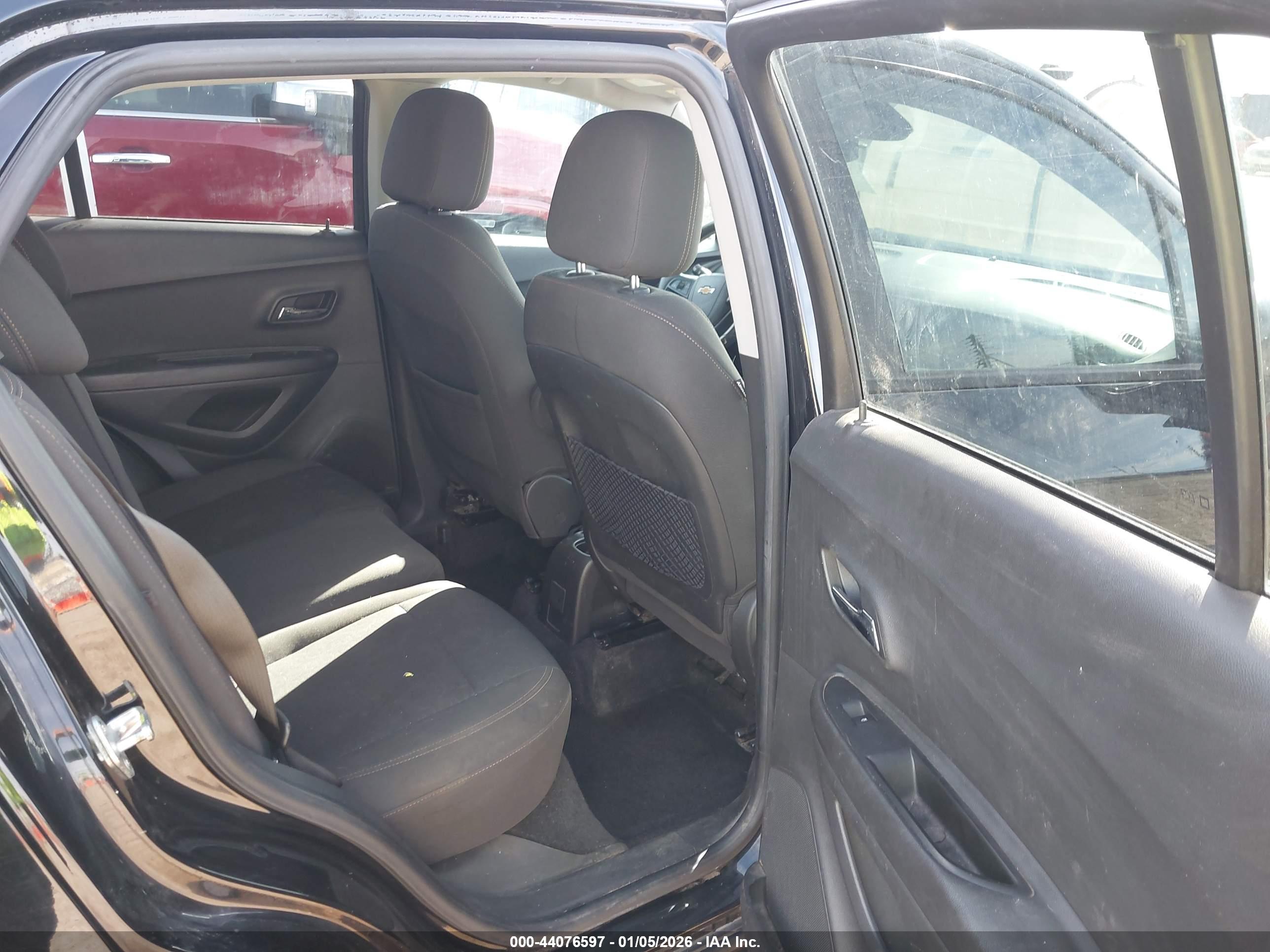 CHEVROLET TRAX image 8