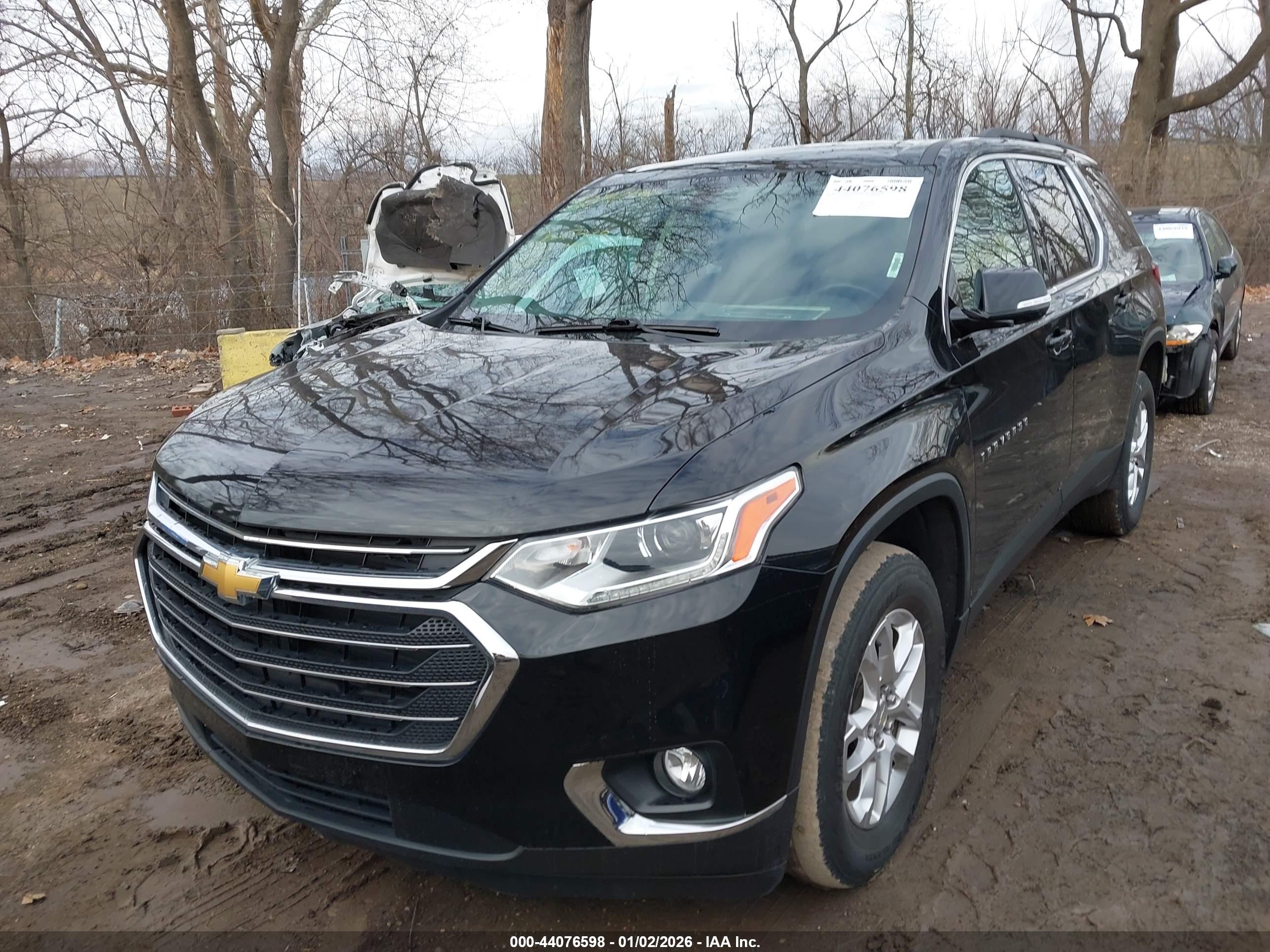 CHEVROLET TRAVERSE image 2
