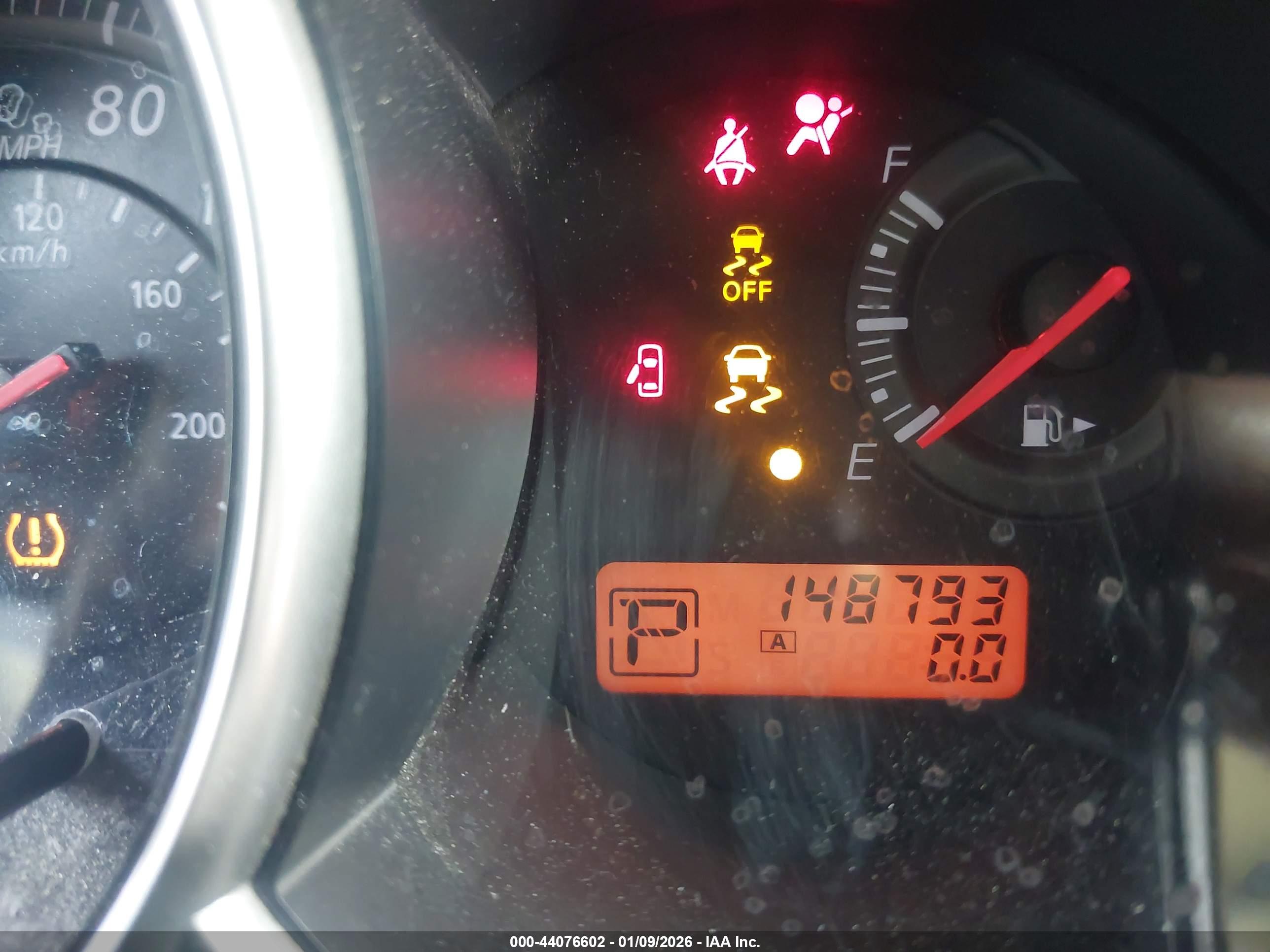 NISSAN VERSA image 7