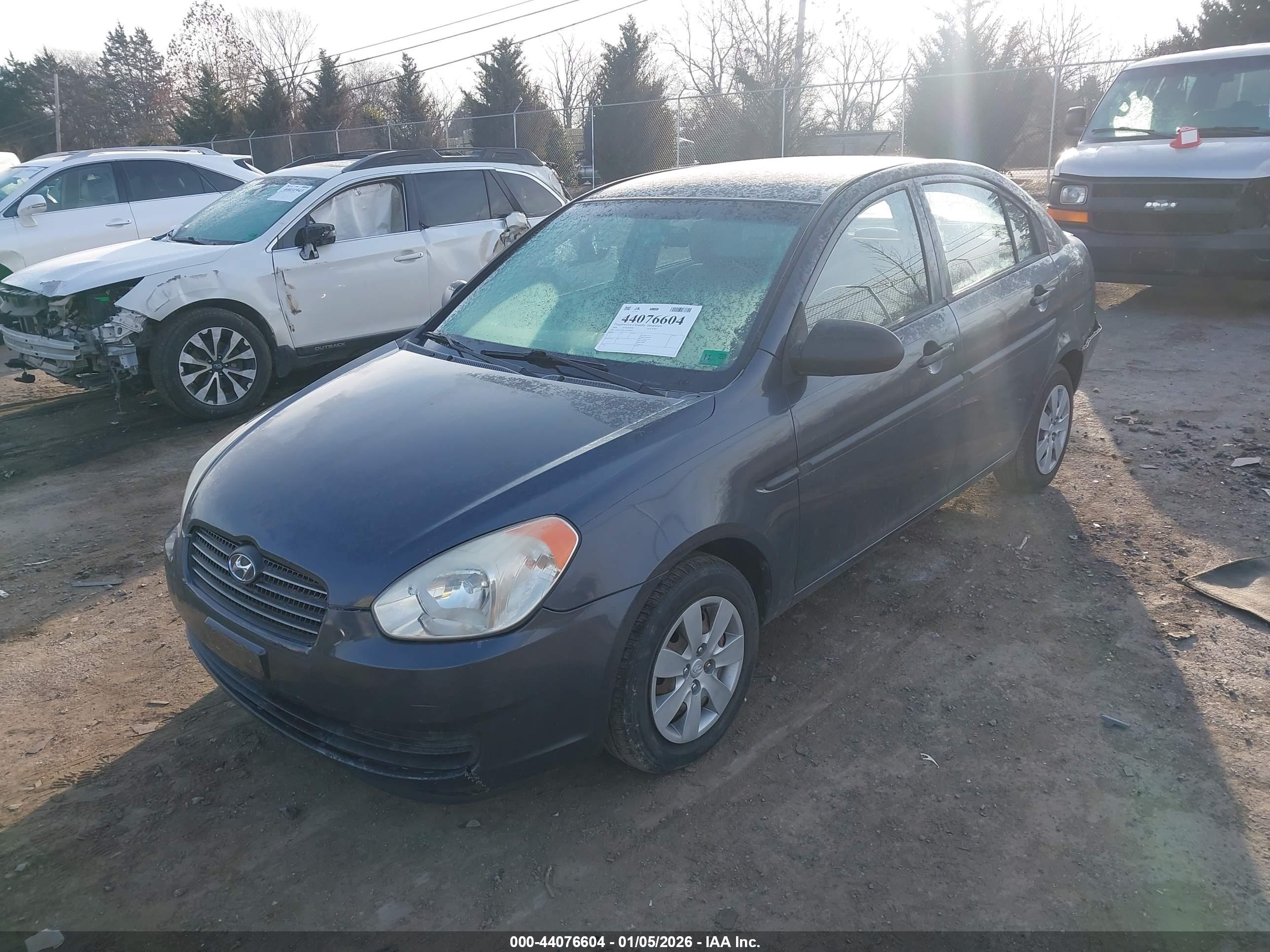 HYUNDAI ACCENT image 2