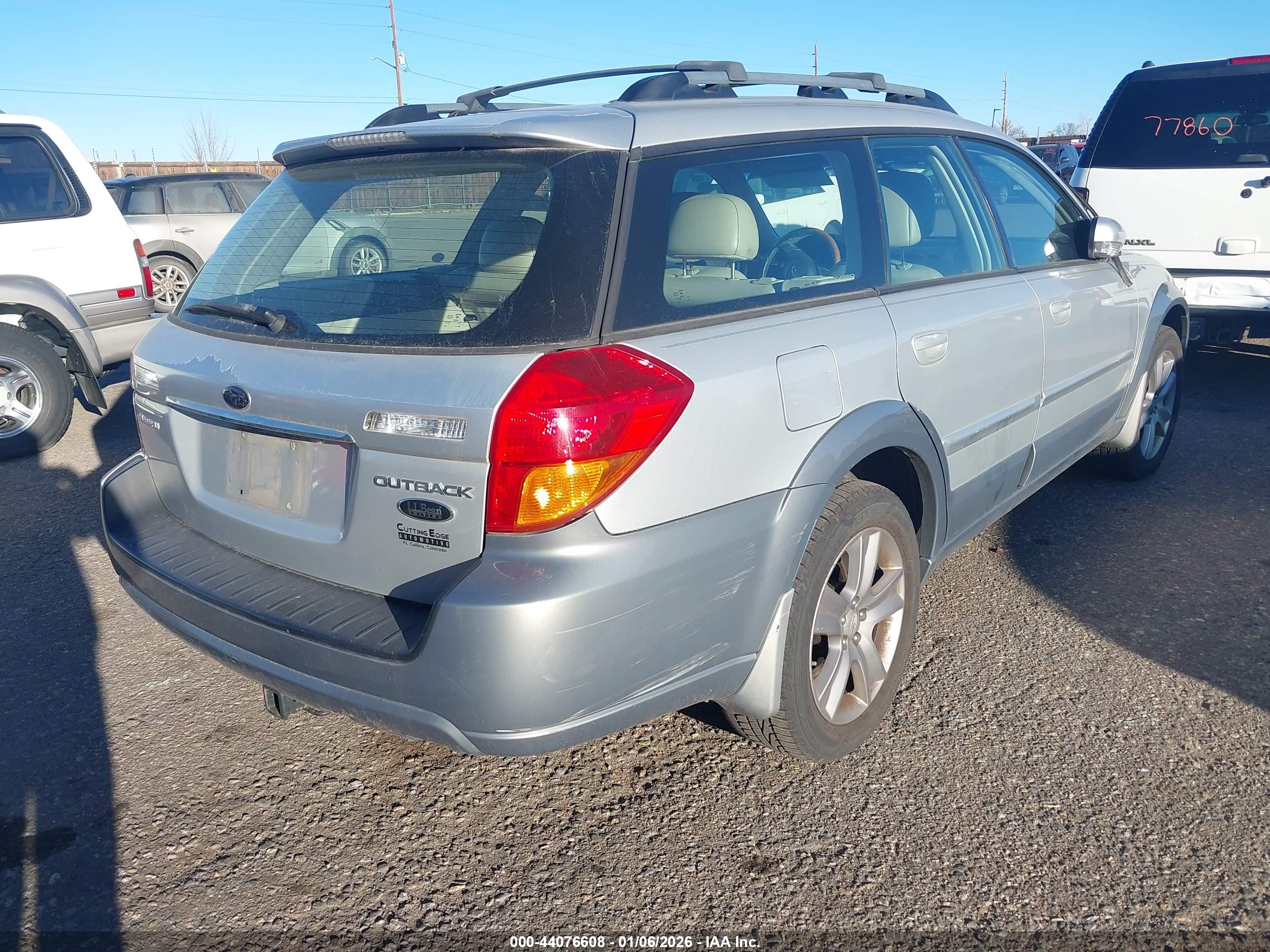 SUBARU OUTBACK image 4