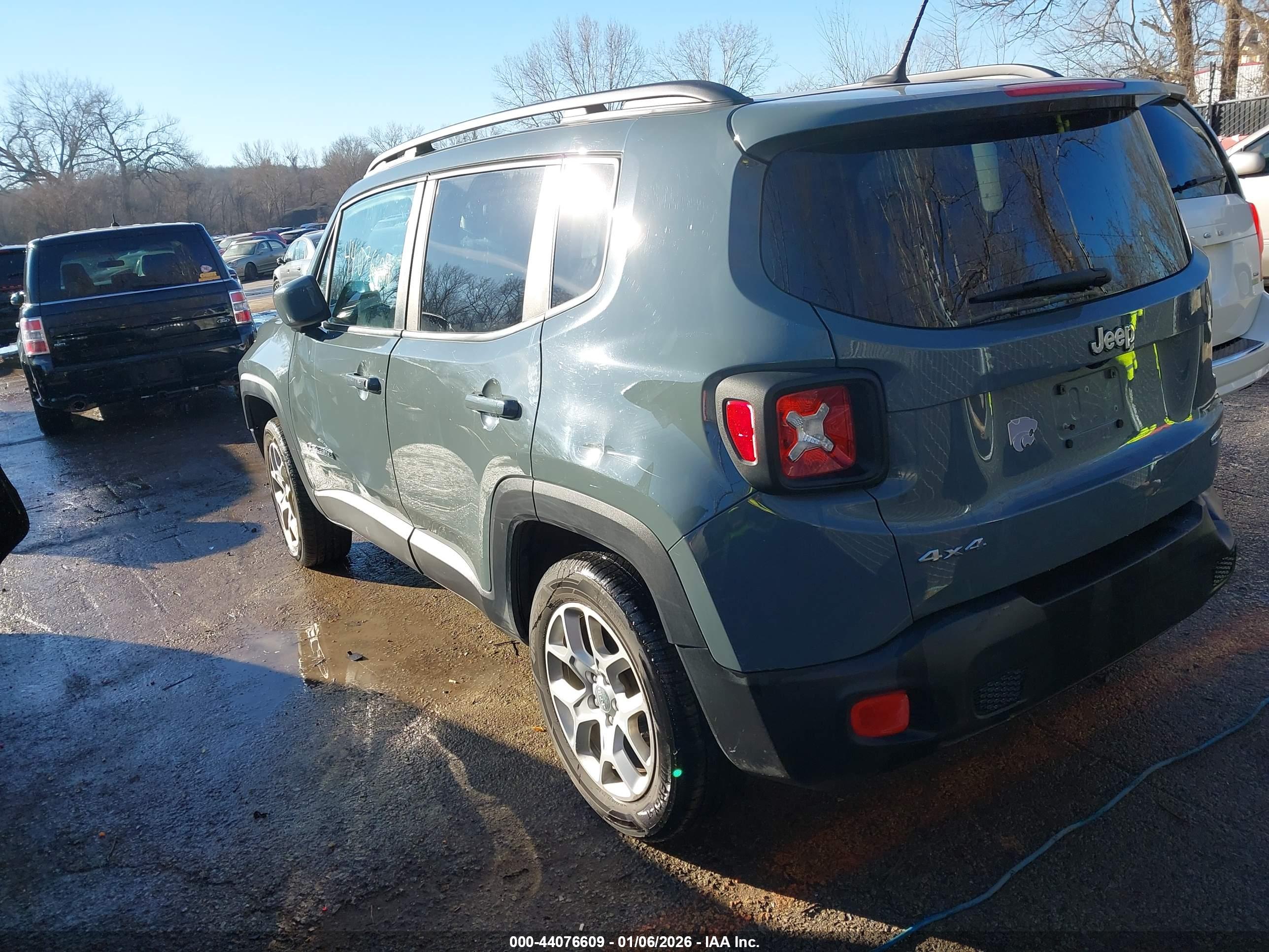 JEEP RENEGADE image 3