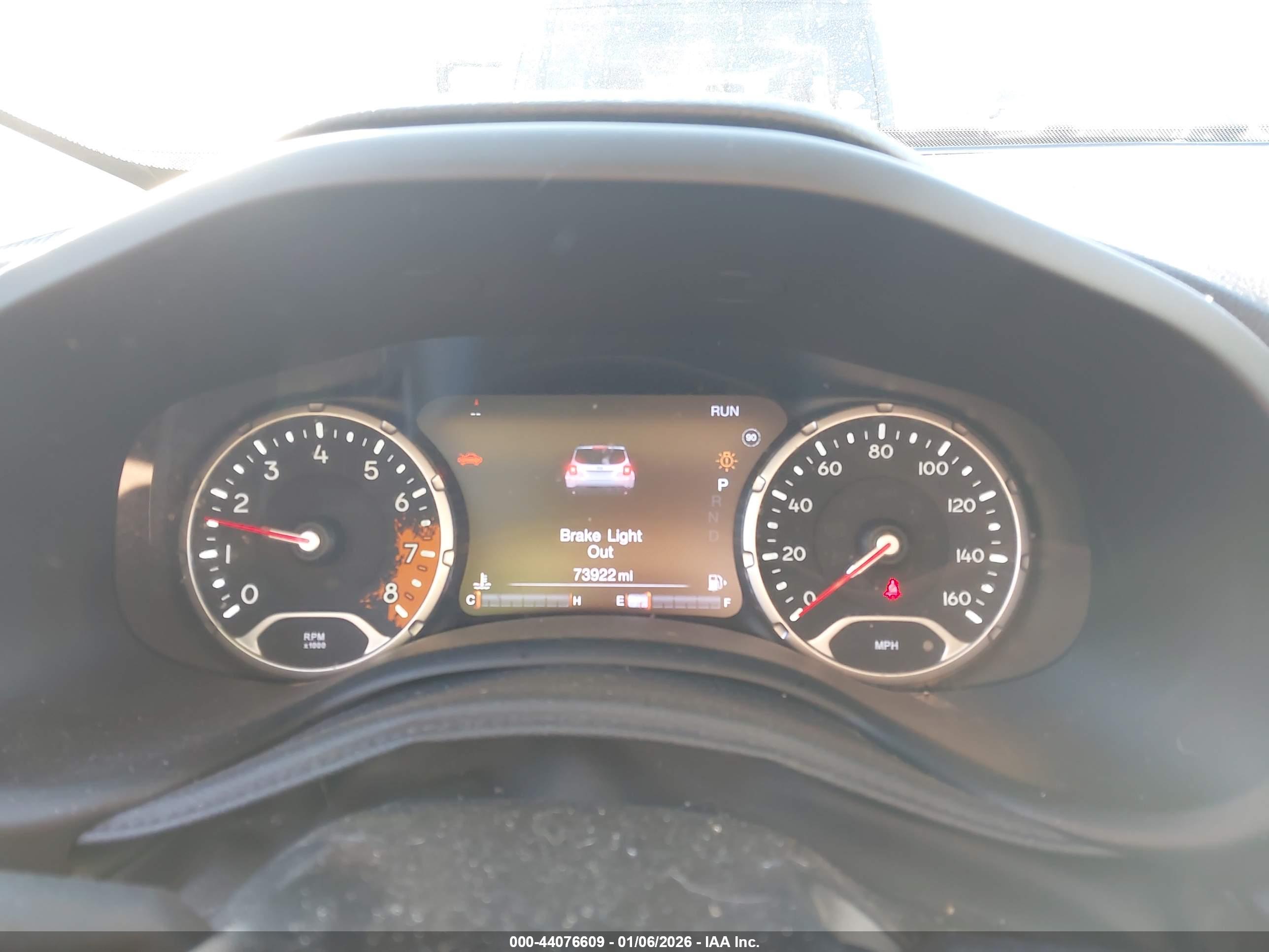 JEEP RENEGADE image 7