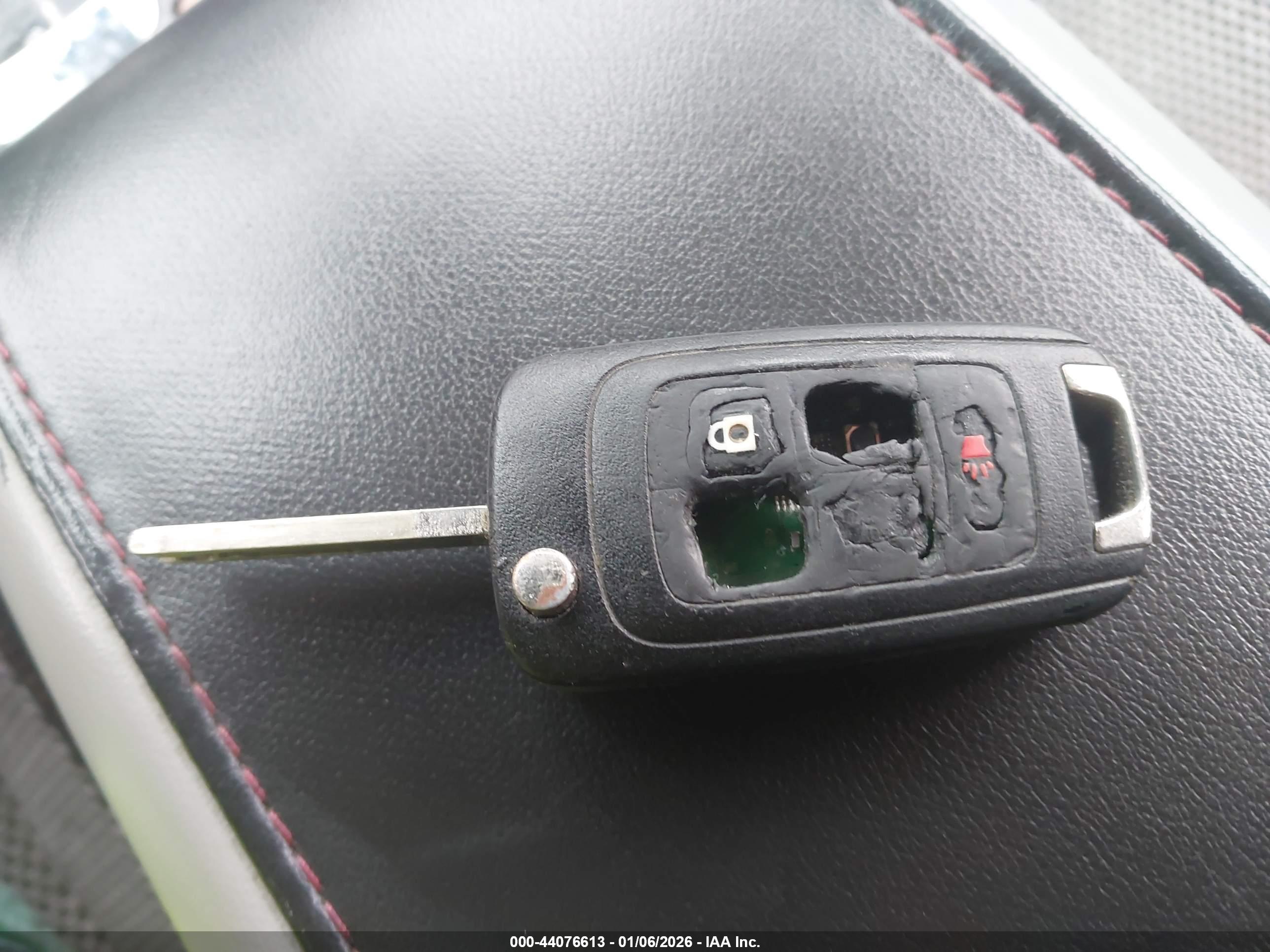 CHEVROLET EQUINOX image 11