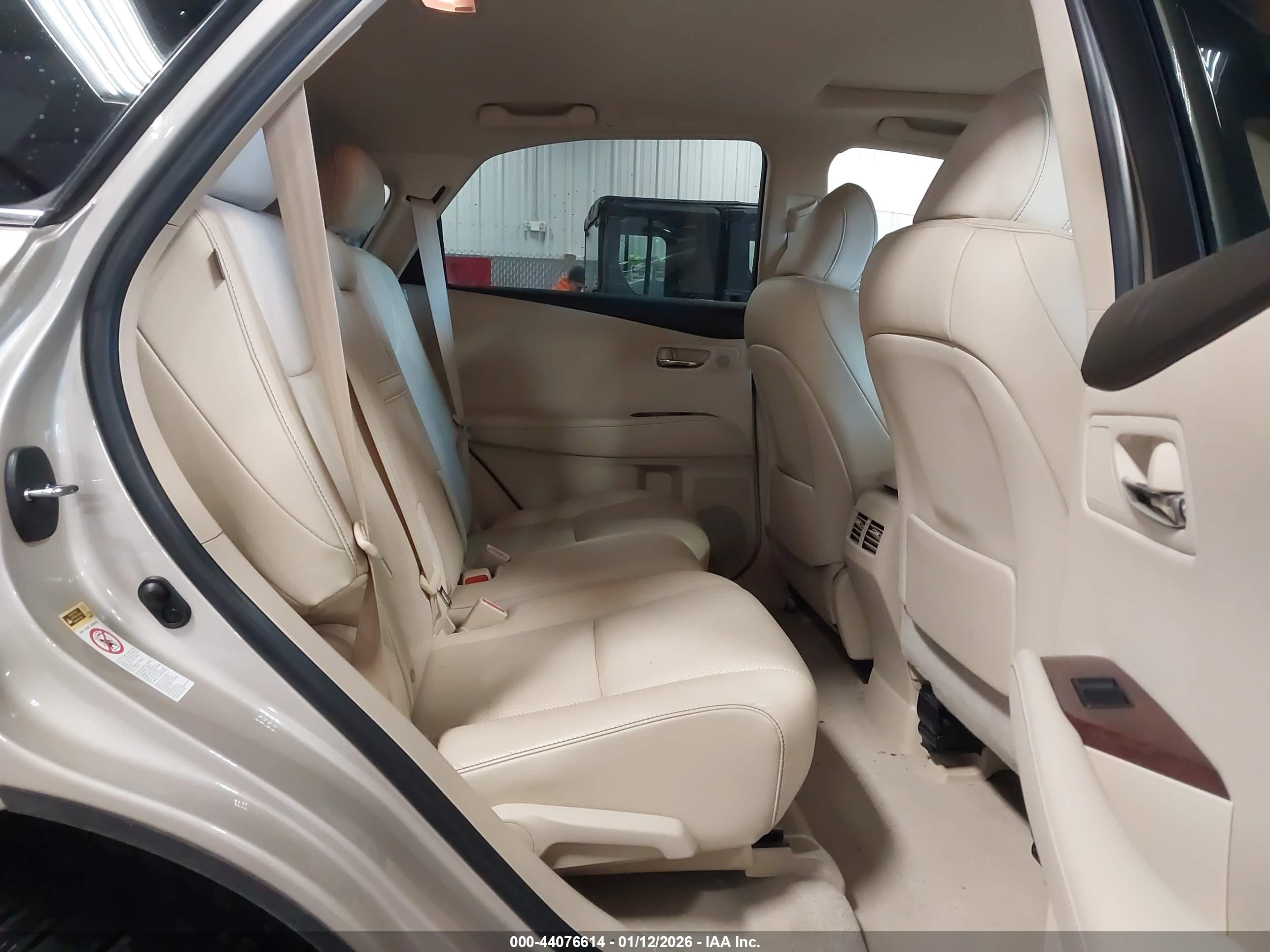 LEXUS RX image 8