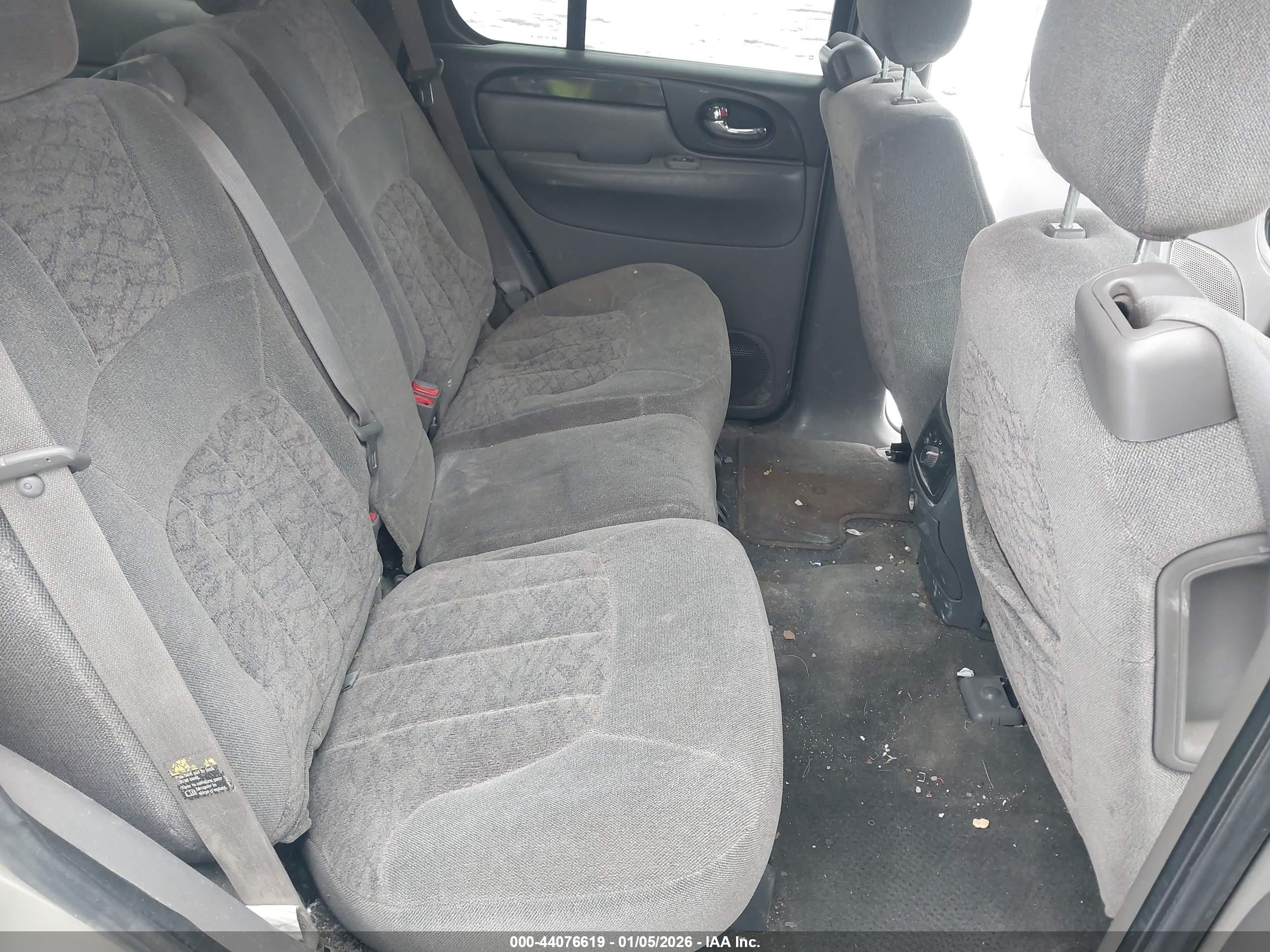 GMC ENVOY image 8