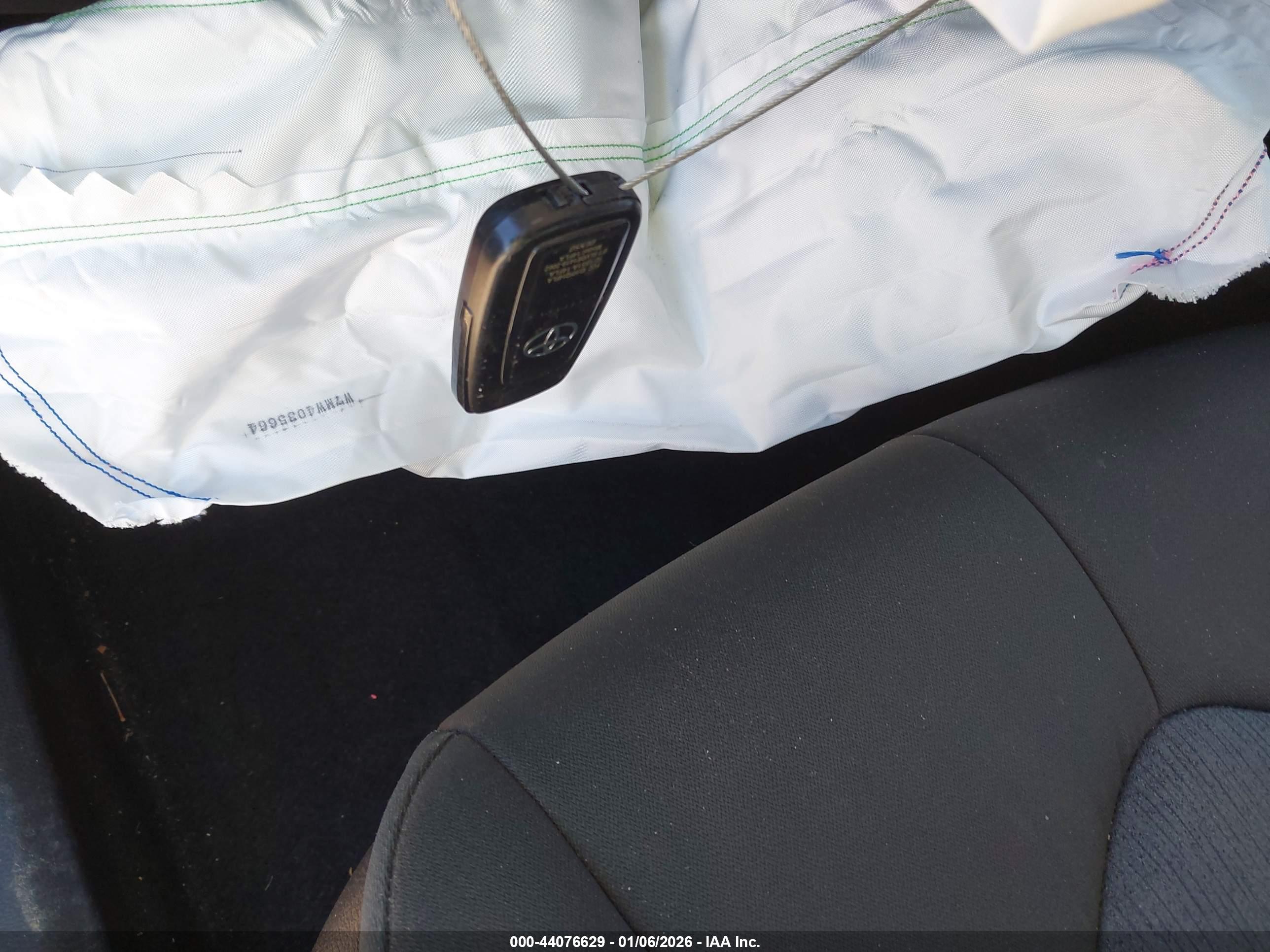 TOYOTA CAMRY image 11
