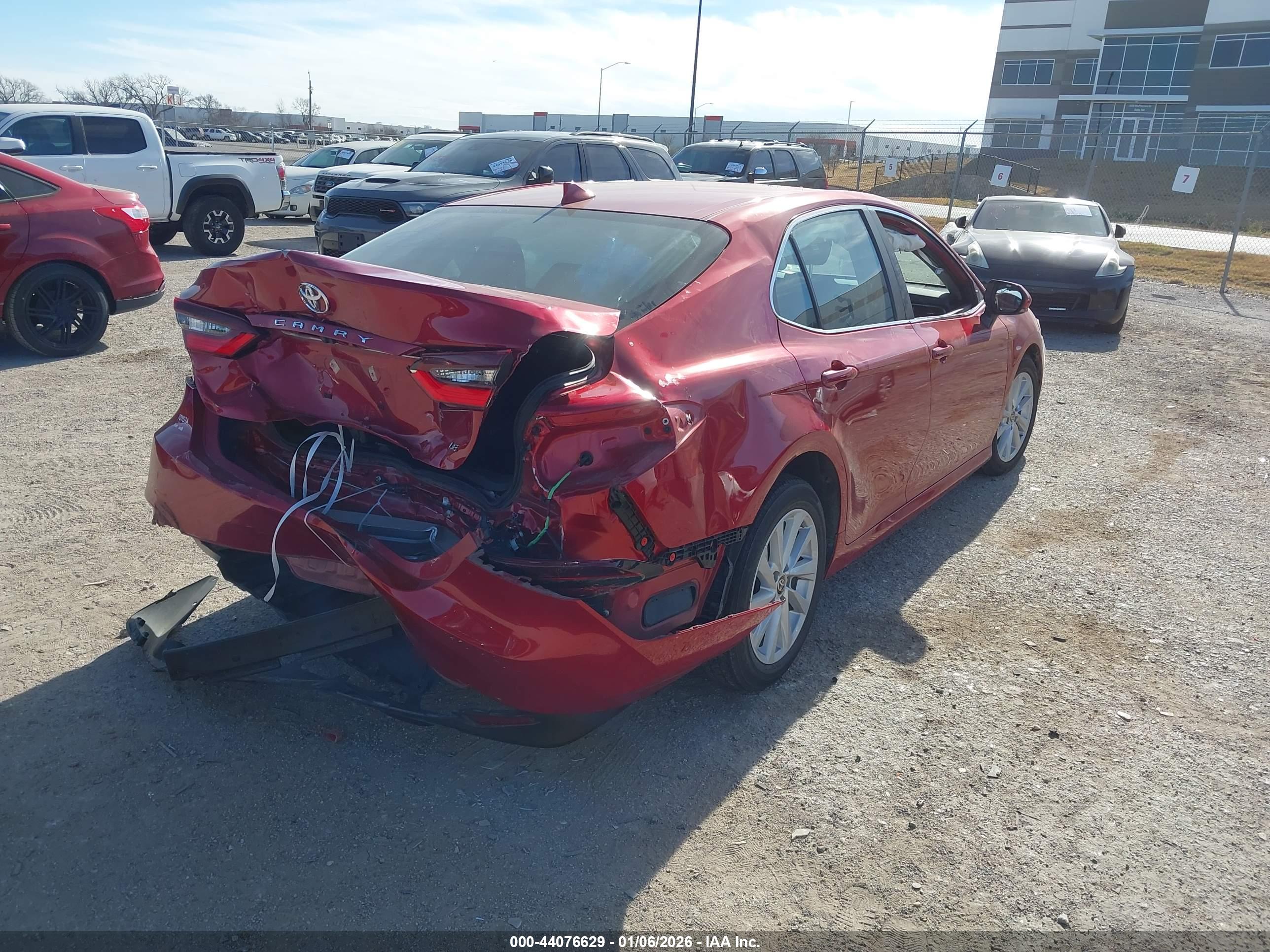 TOYOTA CAMRY image 4