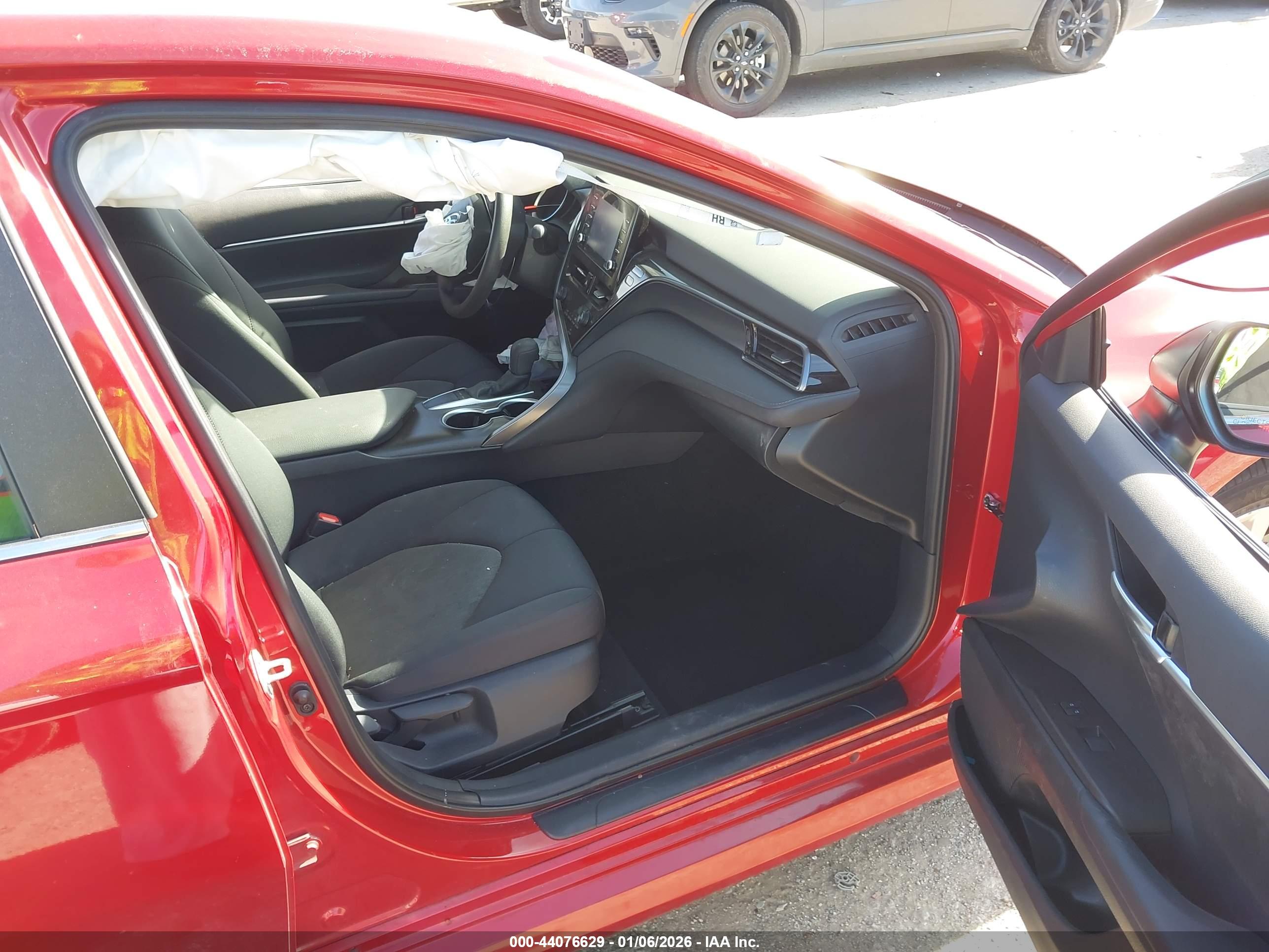 TOYOTA CAMRY image 5