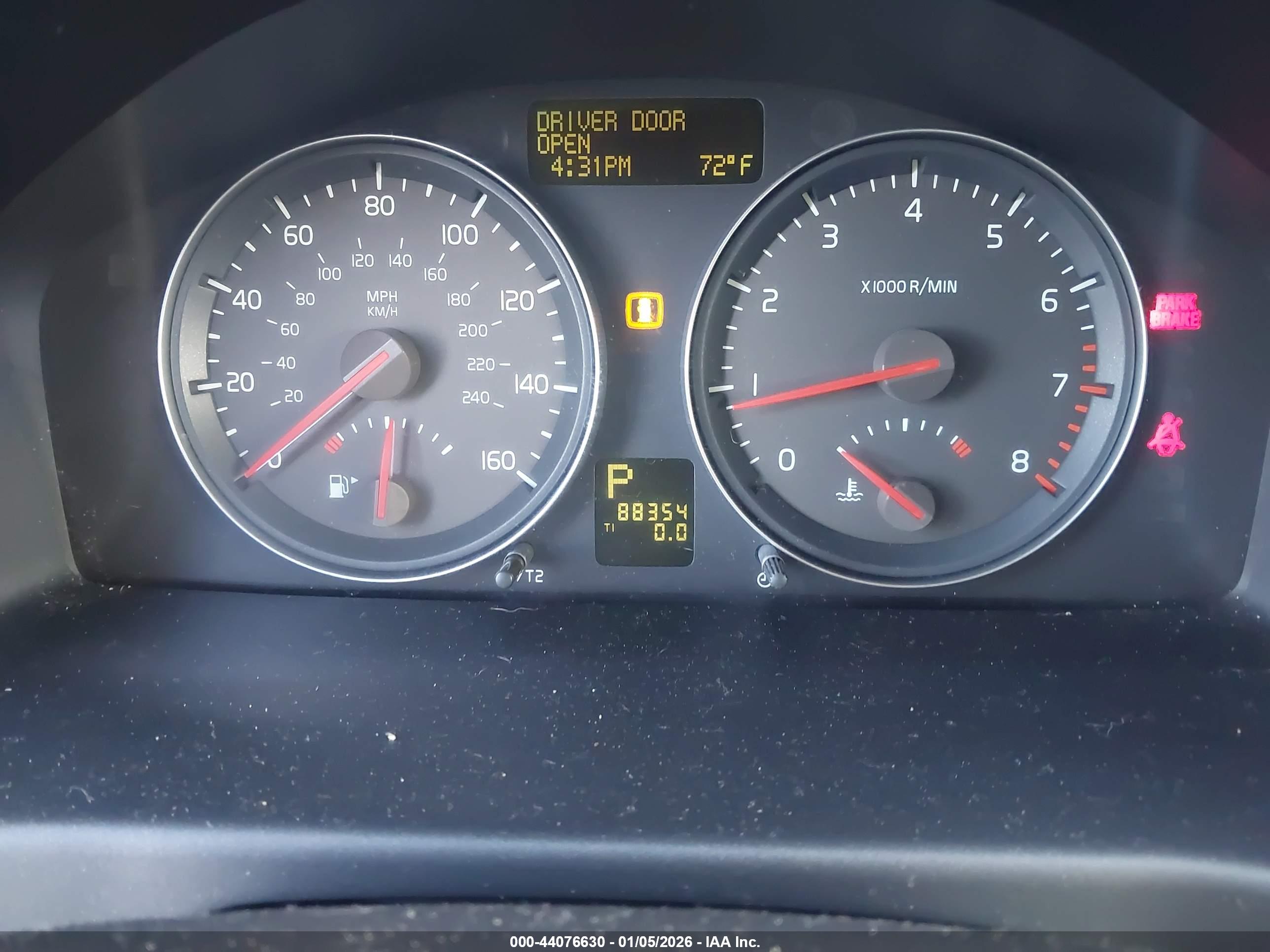 VOLVO C70 image 7