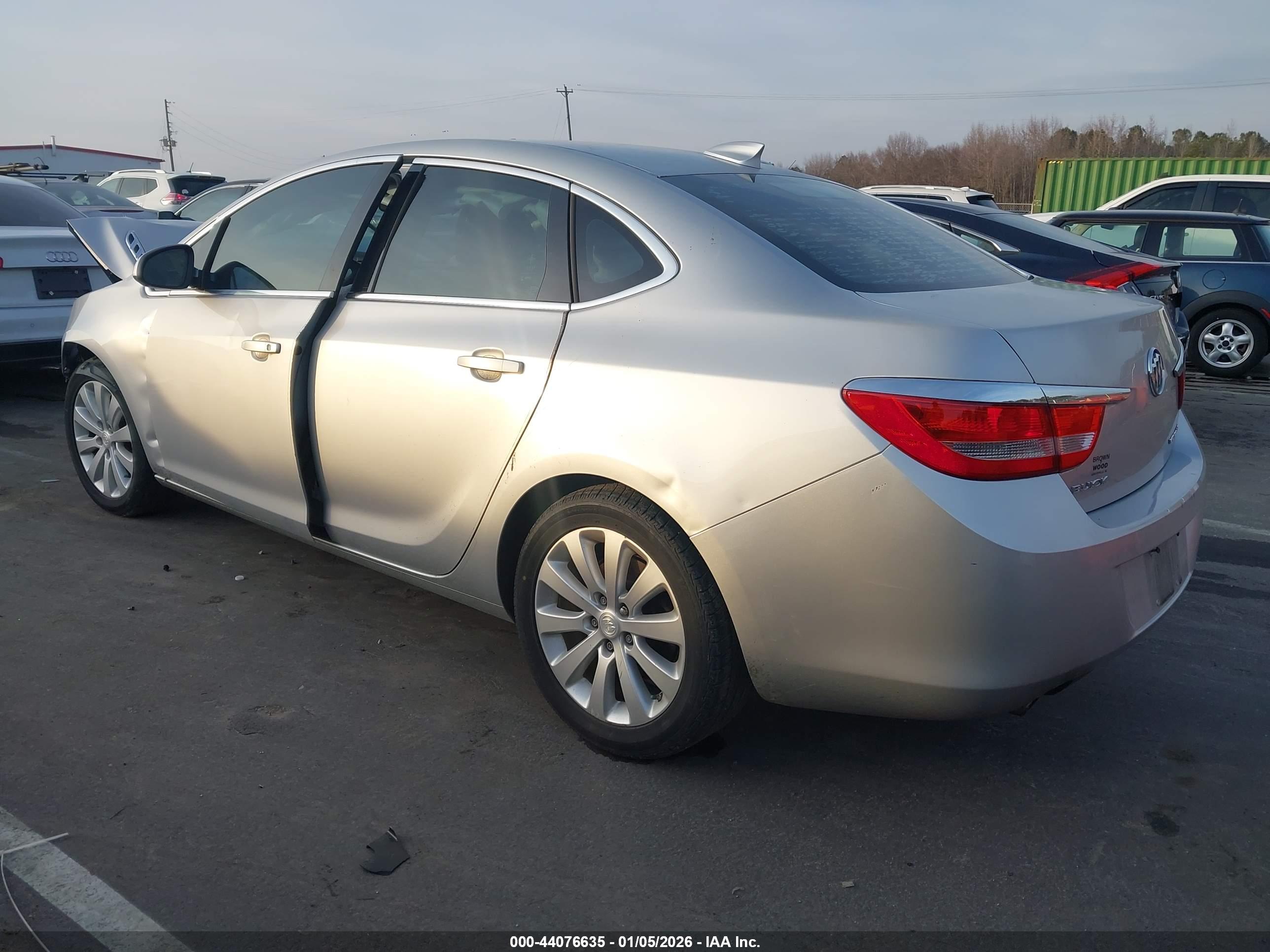 BUICK VERANO image 3
