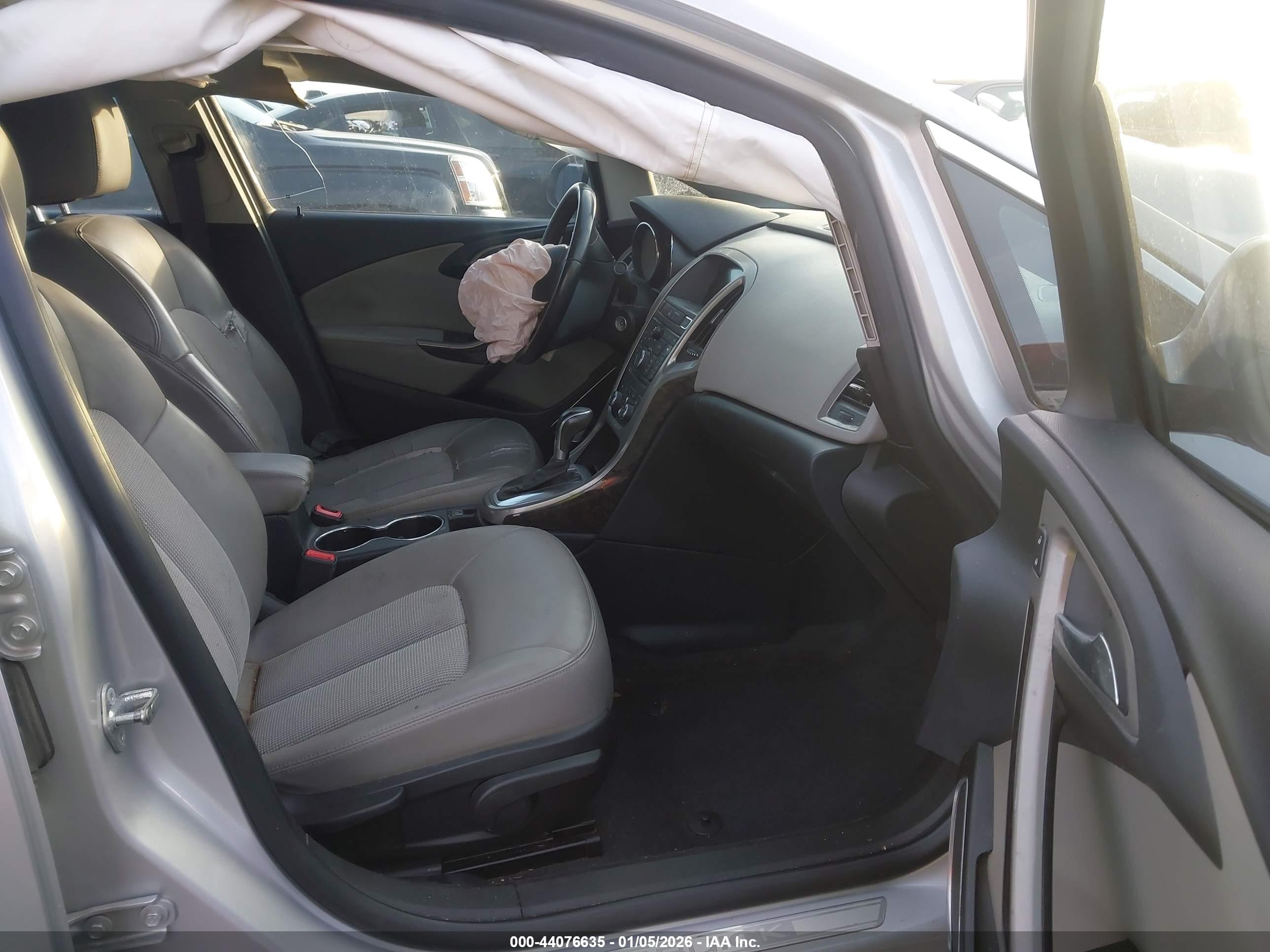BUICK VERANO image 5