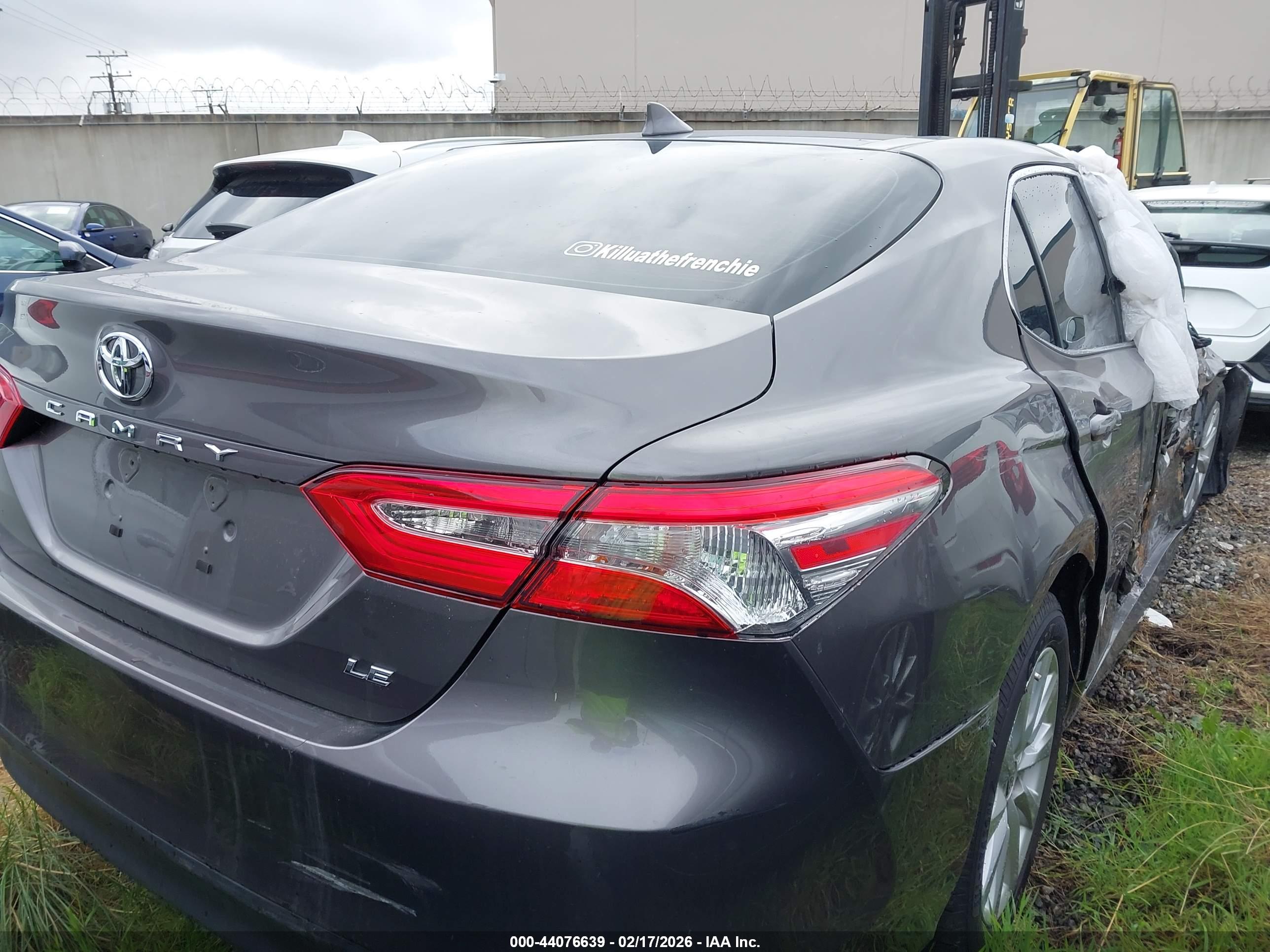 TOYOTA CAMRY image 4