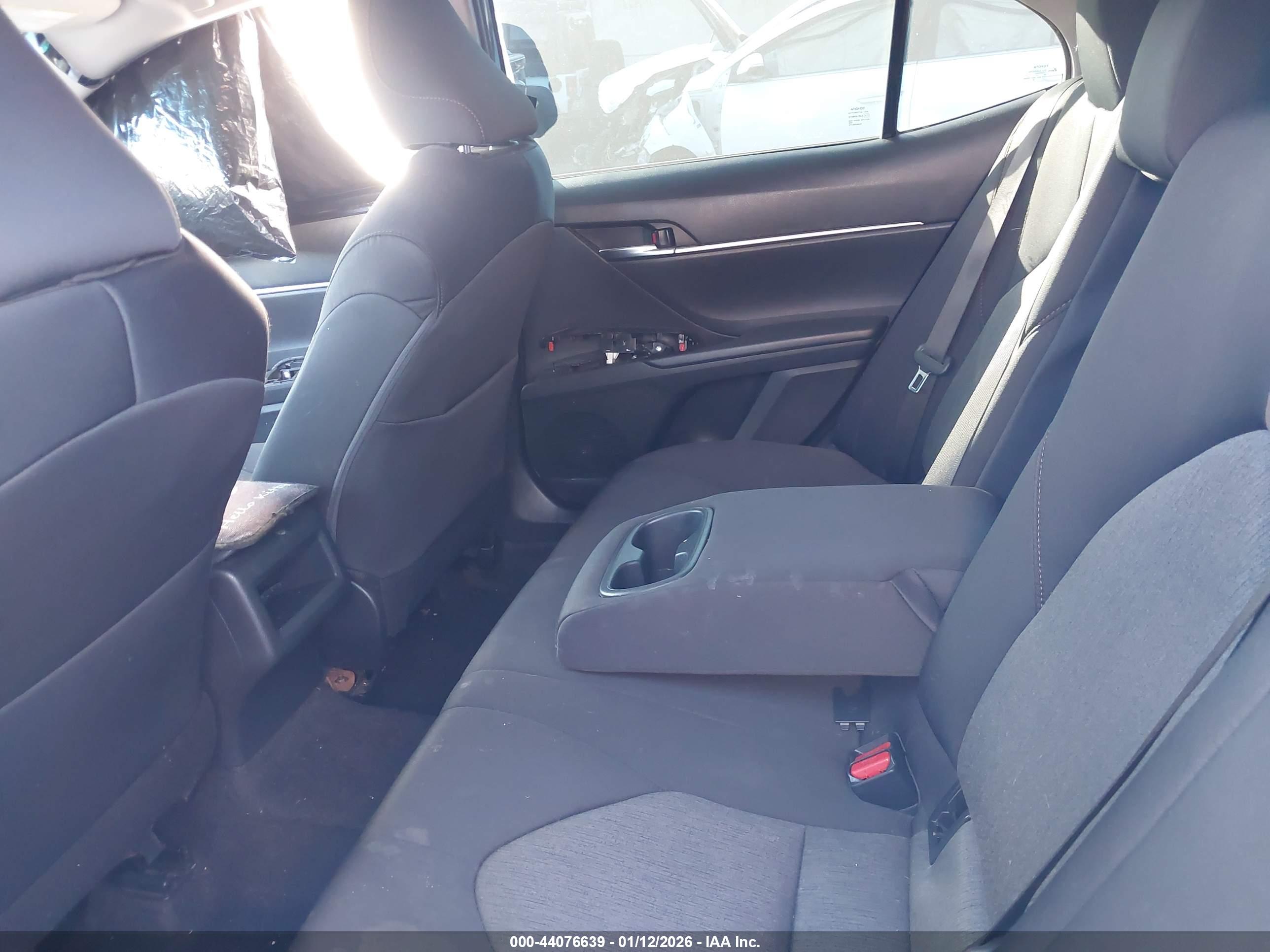 TOYOTA CAMRY image 8
