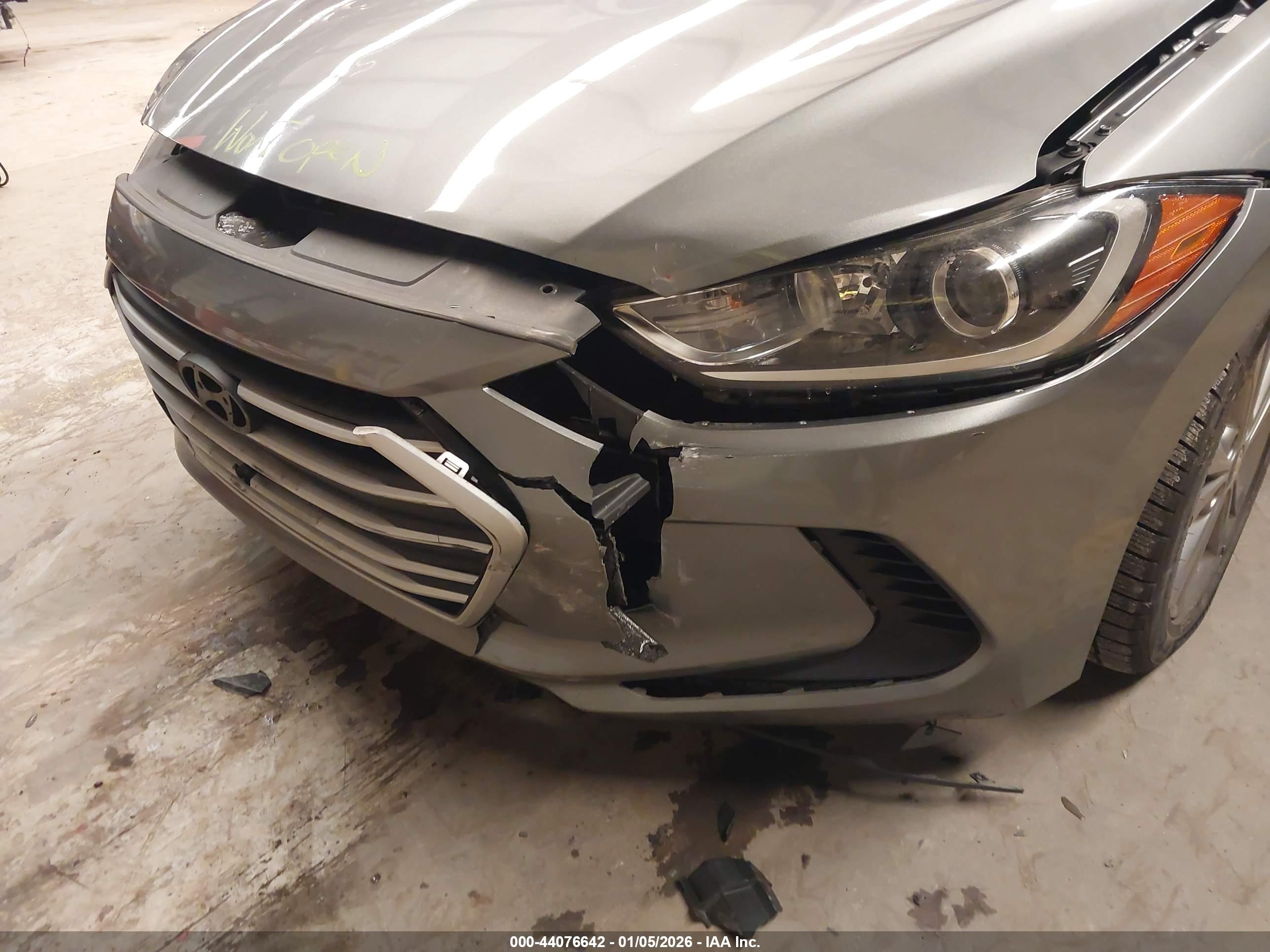 HYUNDAI ELANTRA image 6