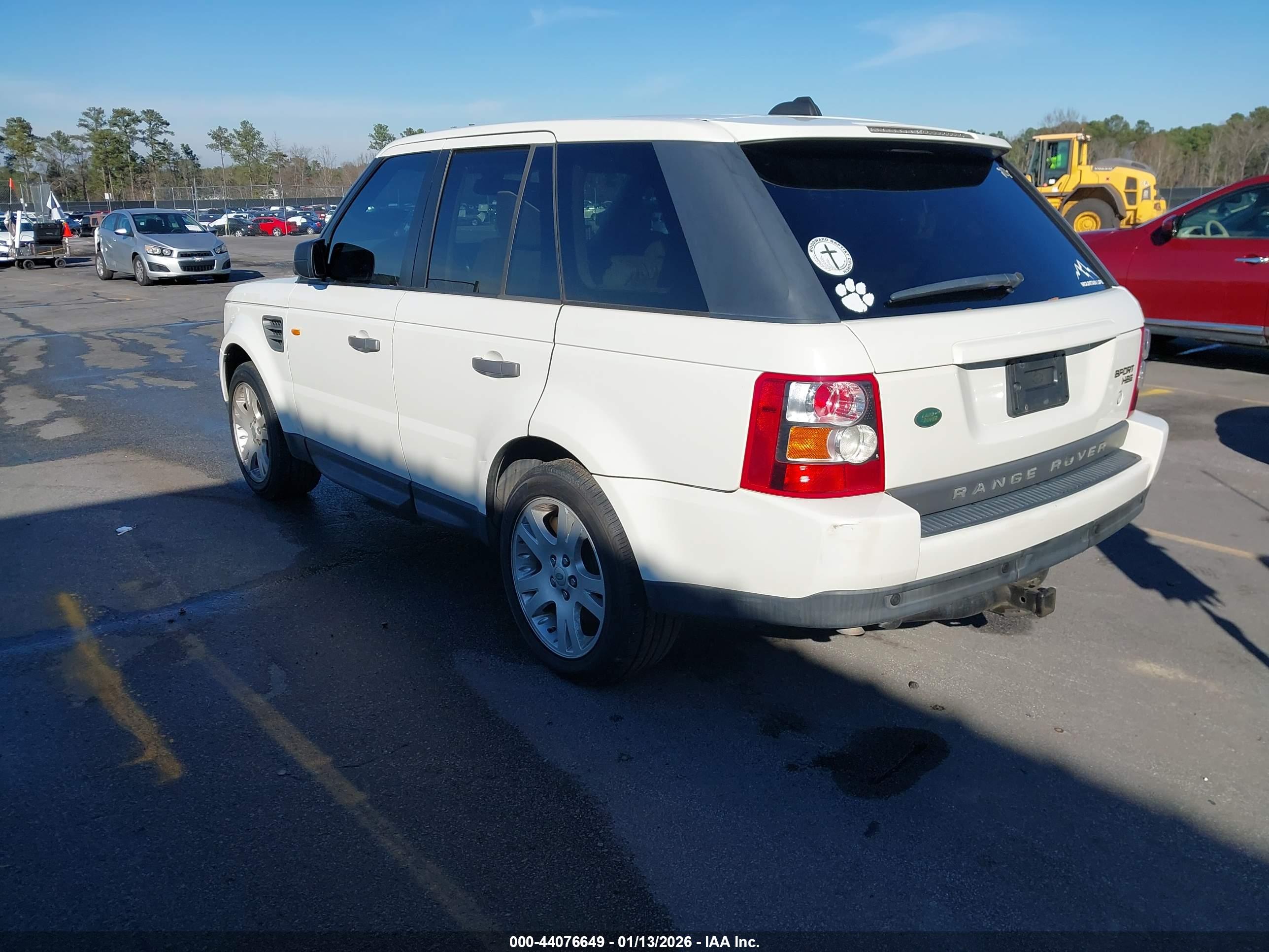 LAND ROVER image 3