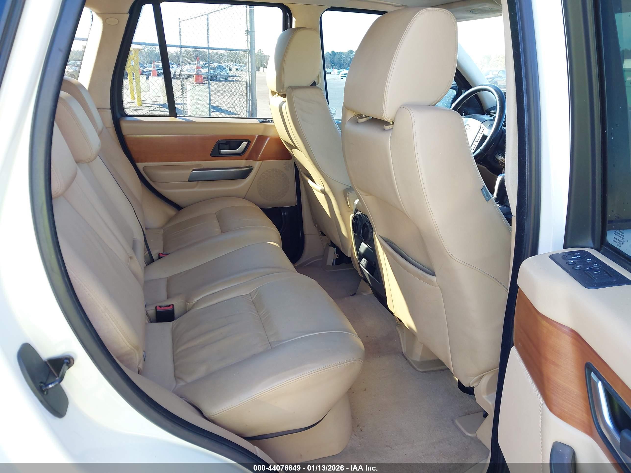 LAND ROVER image 8