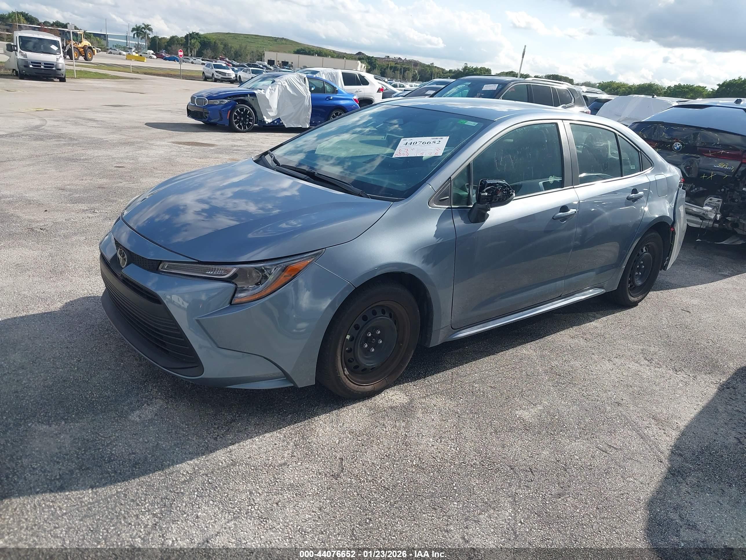 TOYOTA COROLLA image 2